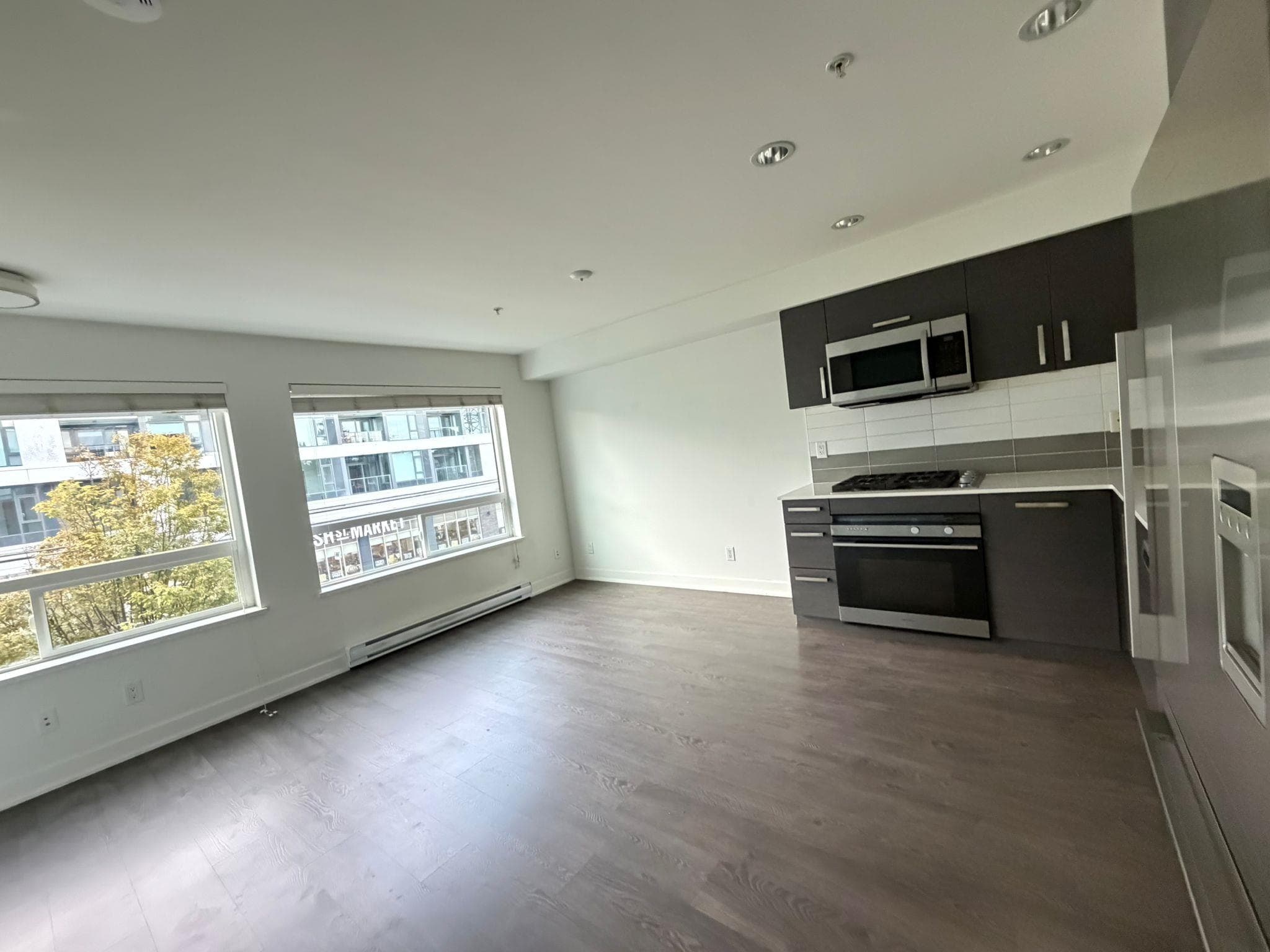 2** - 2858 W 4th Avenue, Vancouver