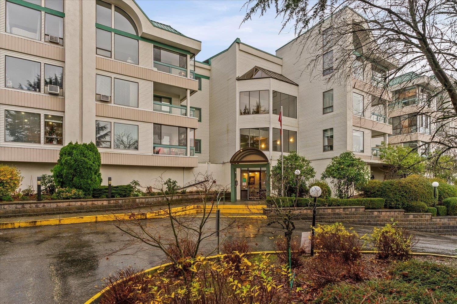 113 - 33030 George Ferguson Way Way, Abbotsford, V2S 6Y2 — photo 2