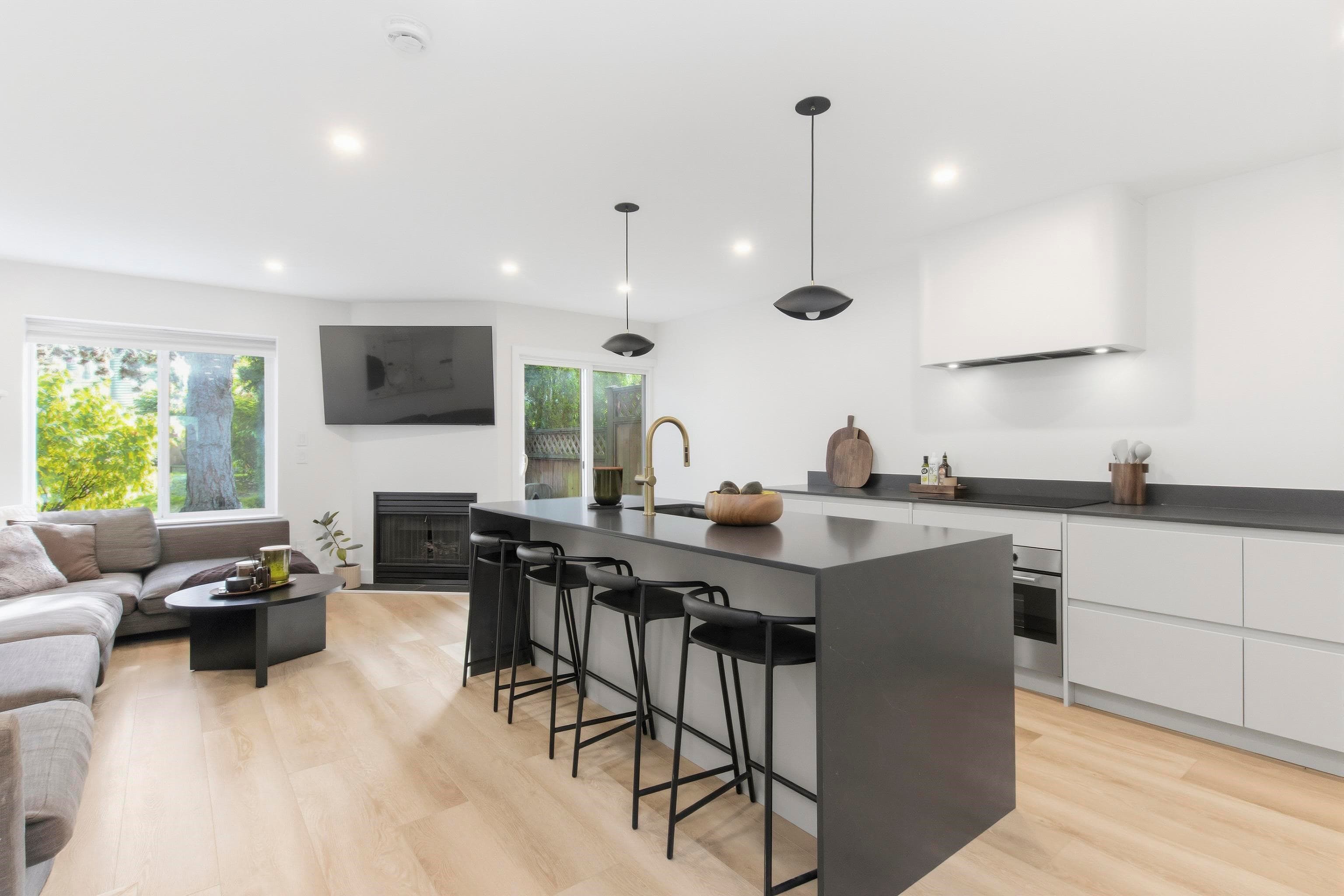 16 - 40200 Government Road, Squamish, V8B 0G6 — photo 1