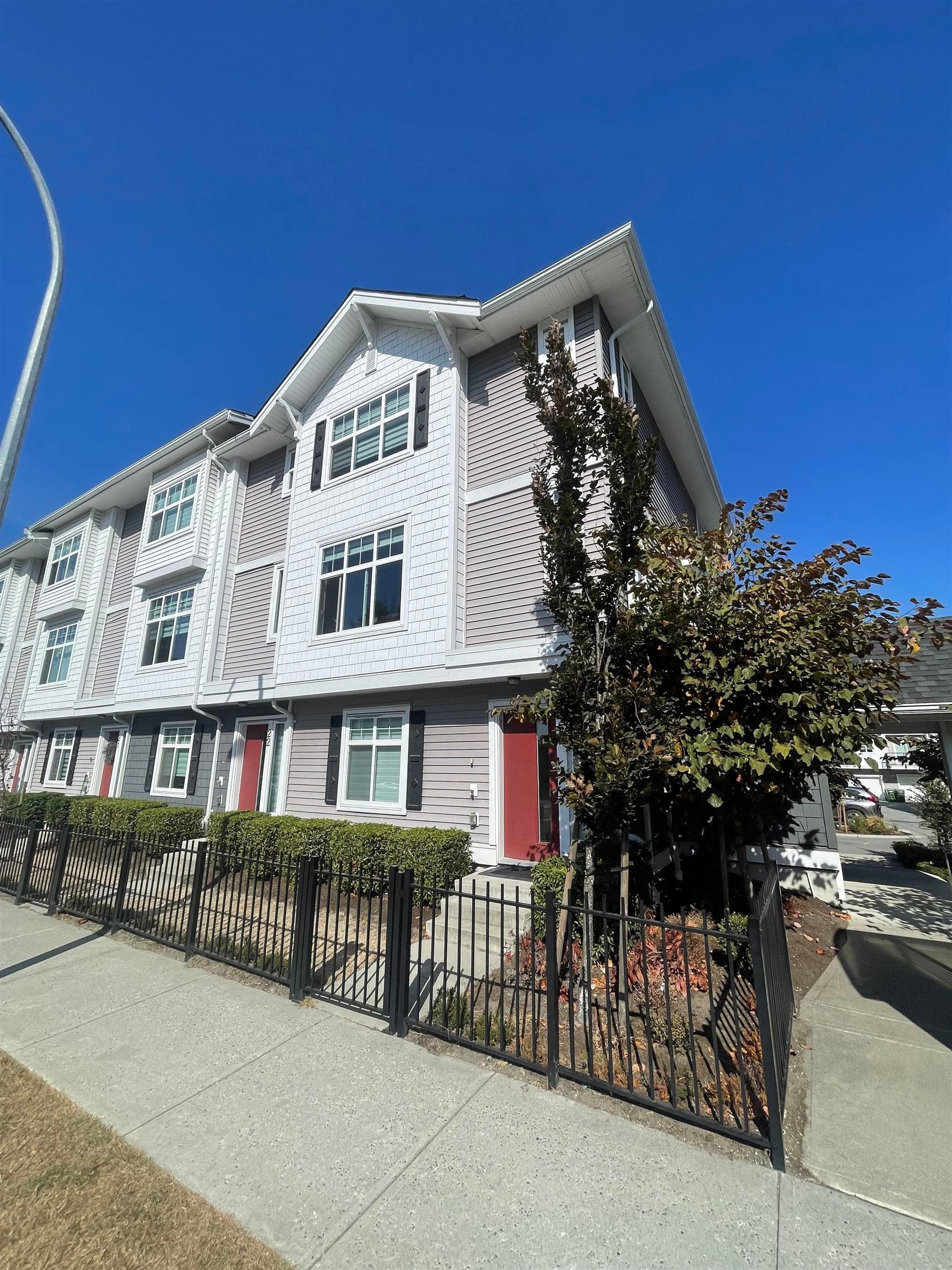 23 - 2033 Mckenzie Road, Abbotsford, V2S 3Z6 — photo 1
