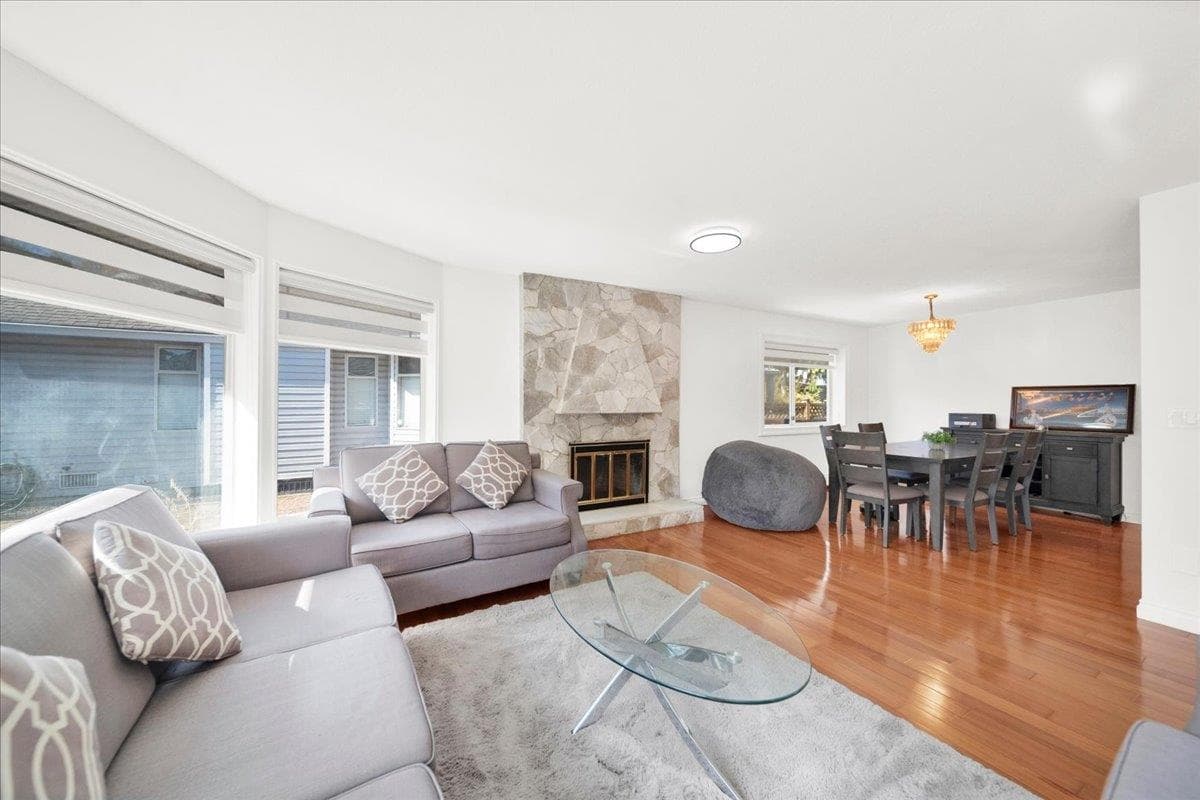 15747 92a Avenue, Surrey, V4N 3B1 — photo 5