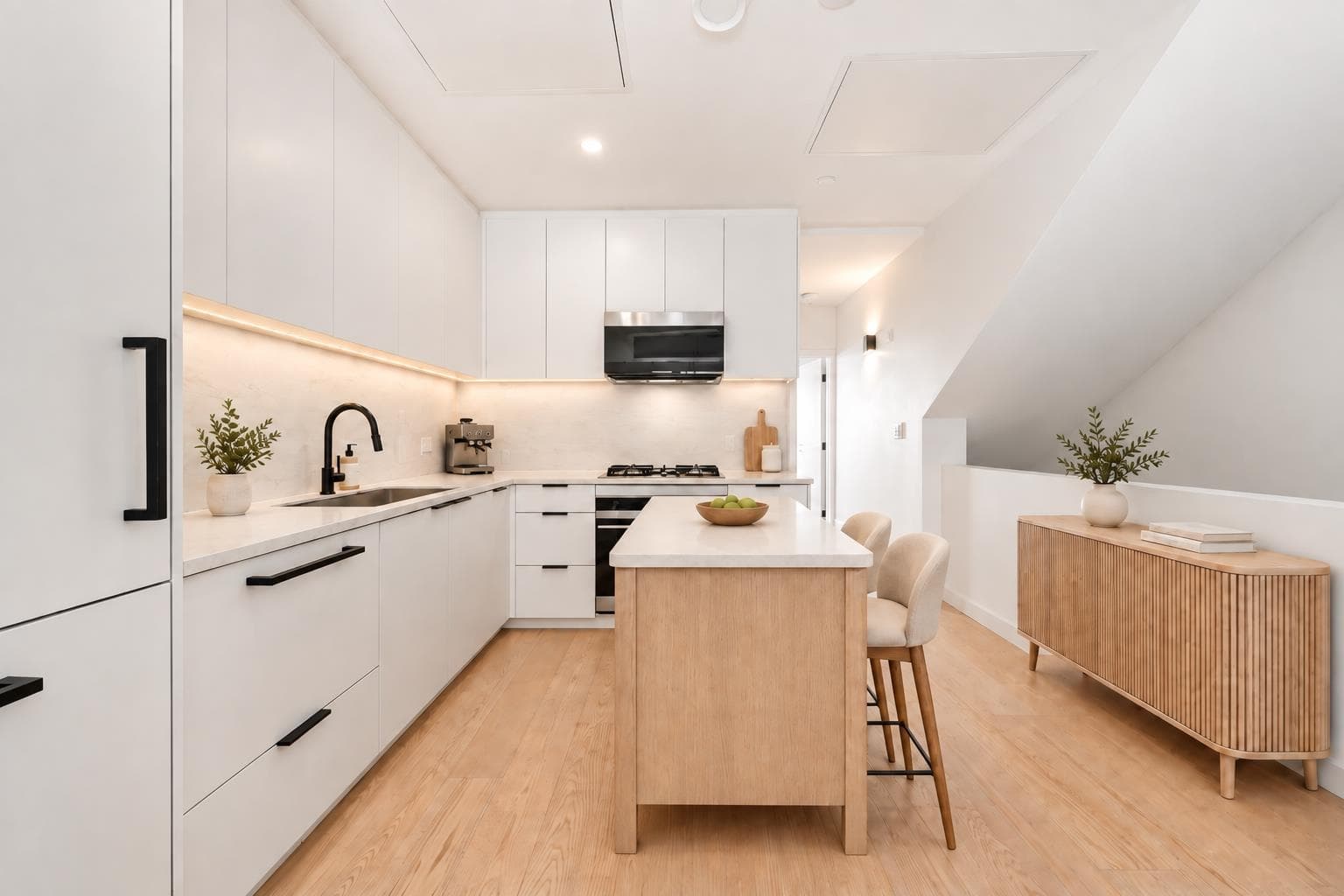 127 - 650 E 2nd Street, North Vancouver, V7L 1E3 — photo 3