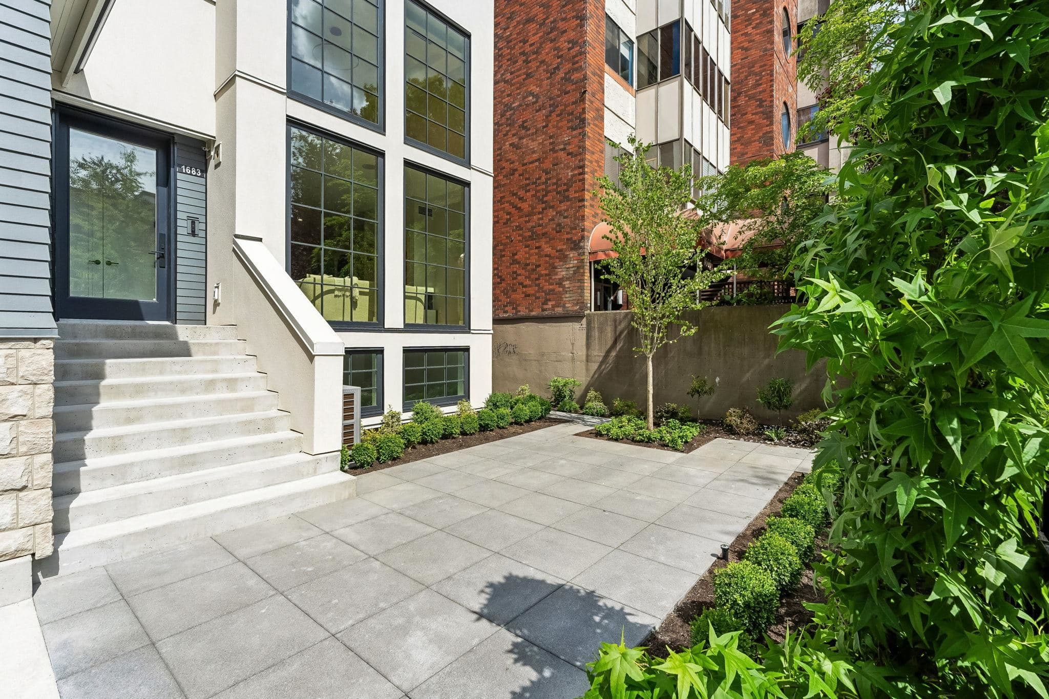 1683 Nelson Street, Vancouver, V6G 1M3 — photo 3