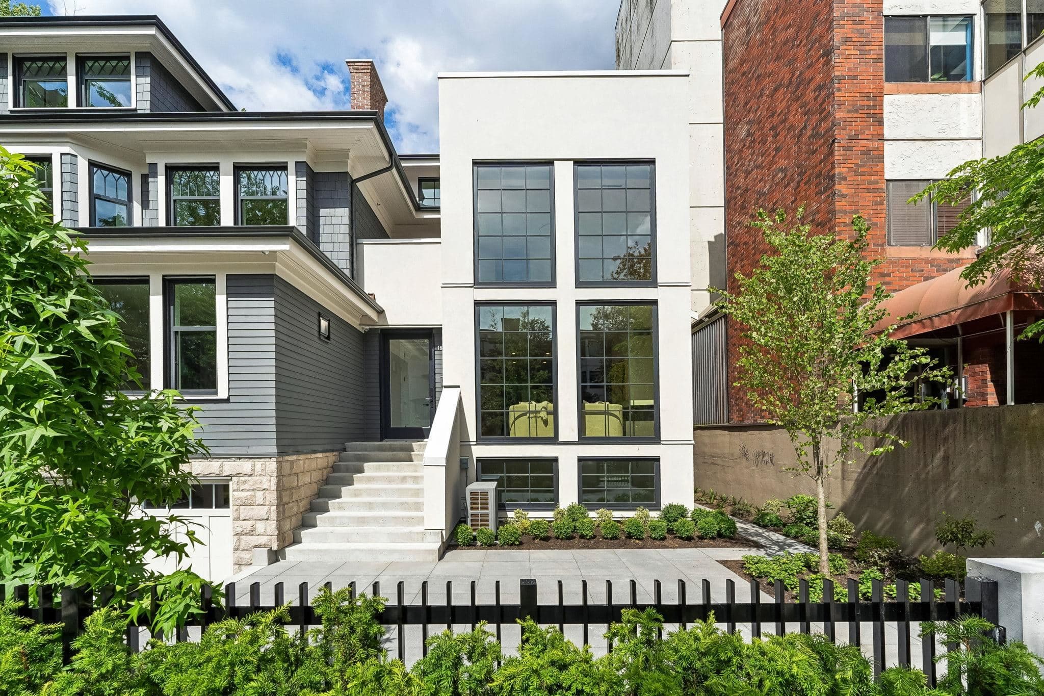 1683 Nelson Street, Vancouver
