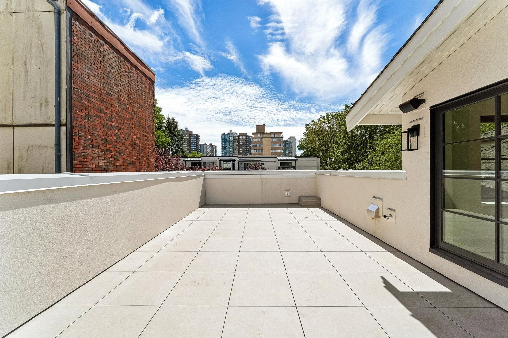 1683 Nelson Street, Vancouver, V6G 1M3 — photo 4