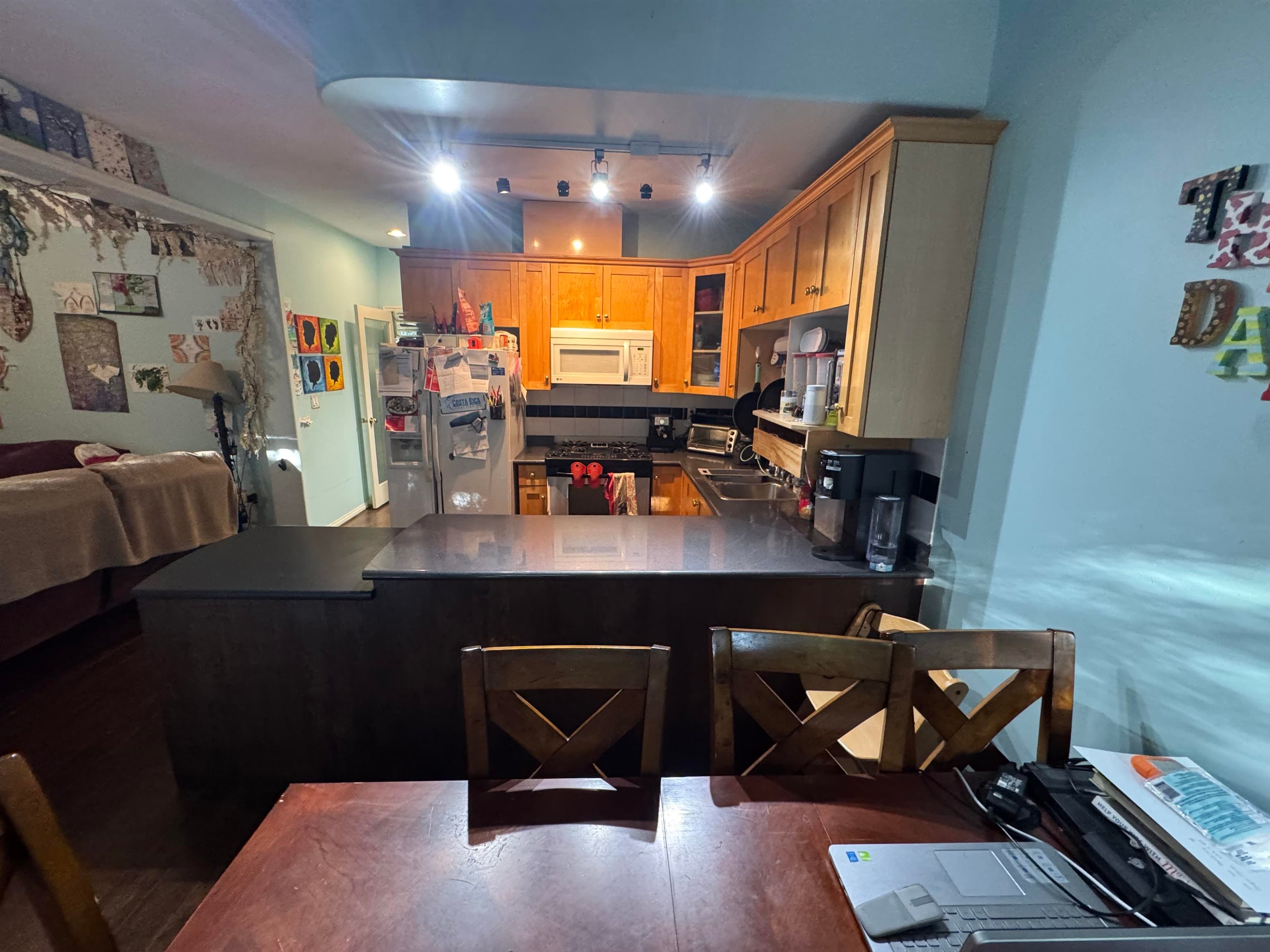 6693 Canada Way, Burnaby, V5E 3P9 — photo 3