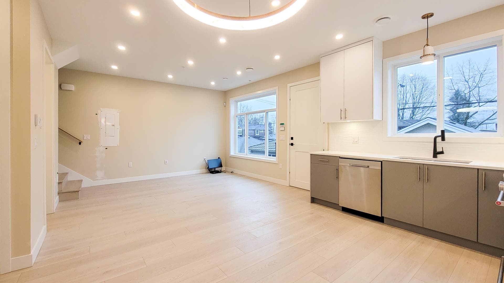 3433 E 23rd Avenue, Vancouver, V5R 1C1 — photo 4
