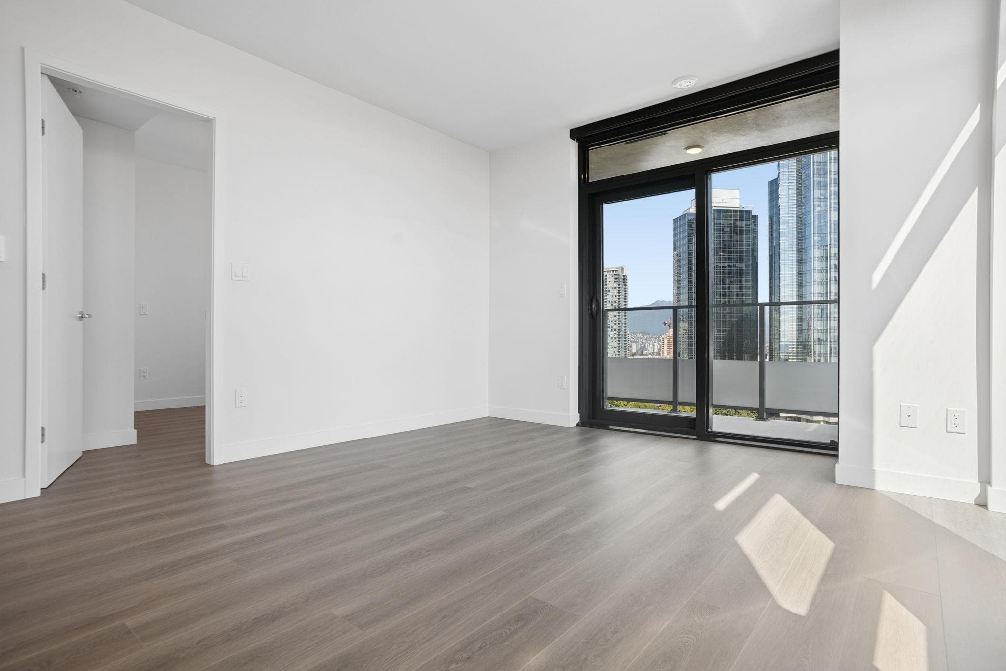 206 - 6608 Sussex Avenue, Burnaby