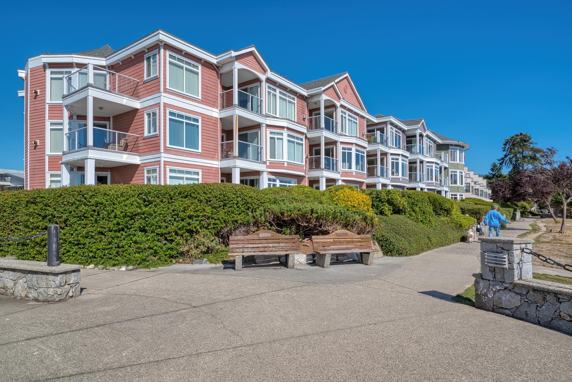 202 - 5470 Inlet Avenue, Sechelt, V7Z 0H4 — photo 3