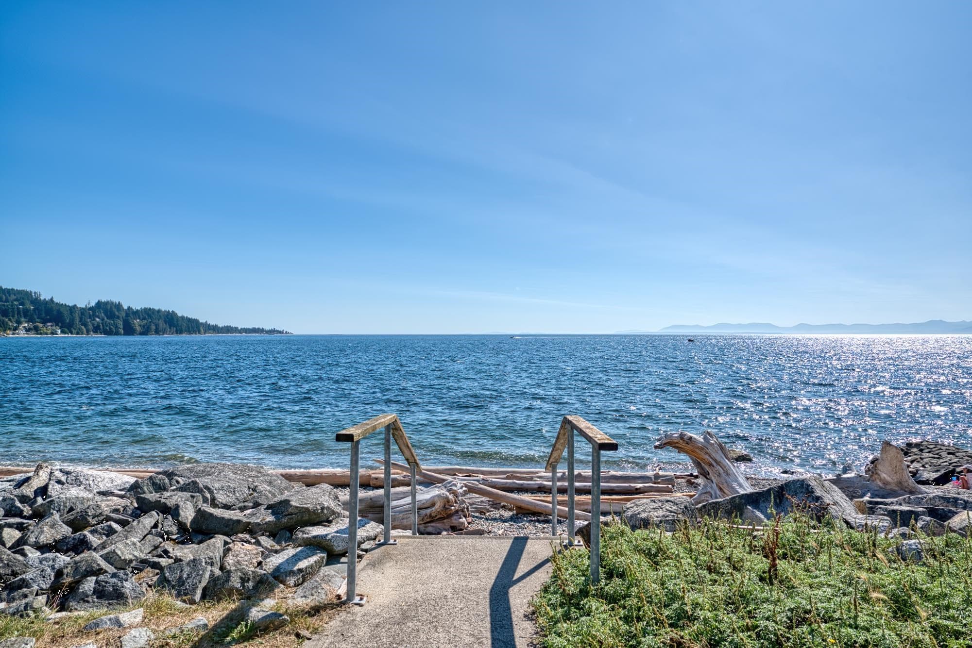 202 - 5470 Inlet Avenue, Sechelt, V7Z 0H4 — photo 1