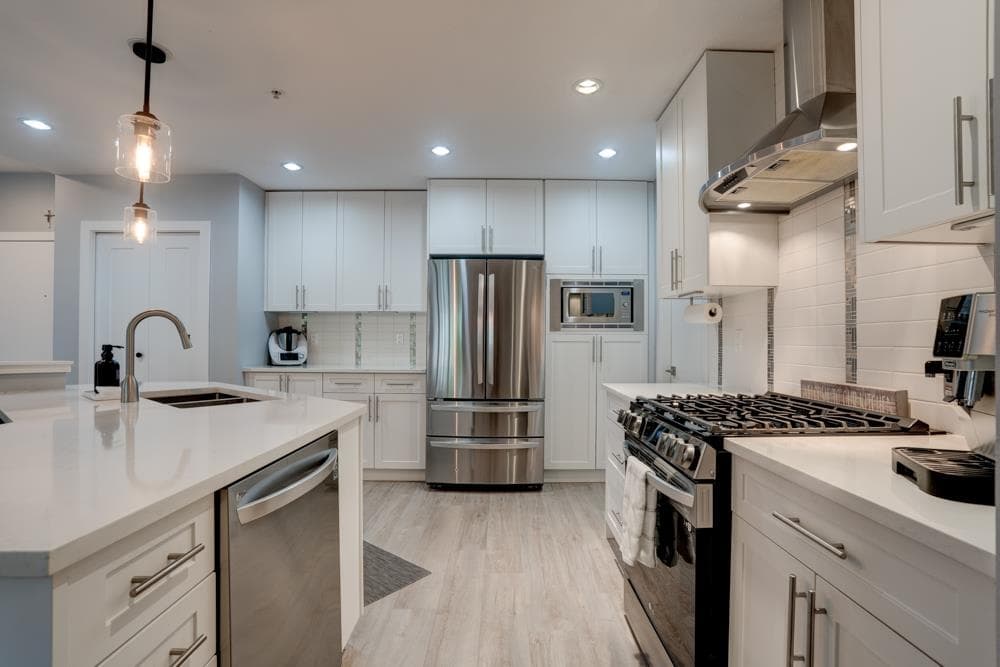 205 - 16455 64 Avenue, Surrey, V3S 6V7 — photo 2