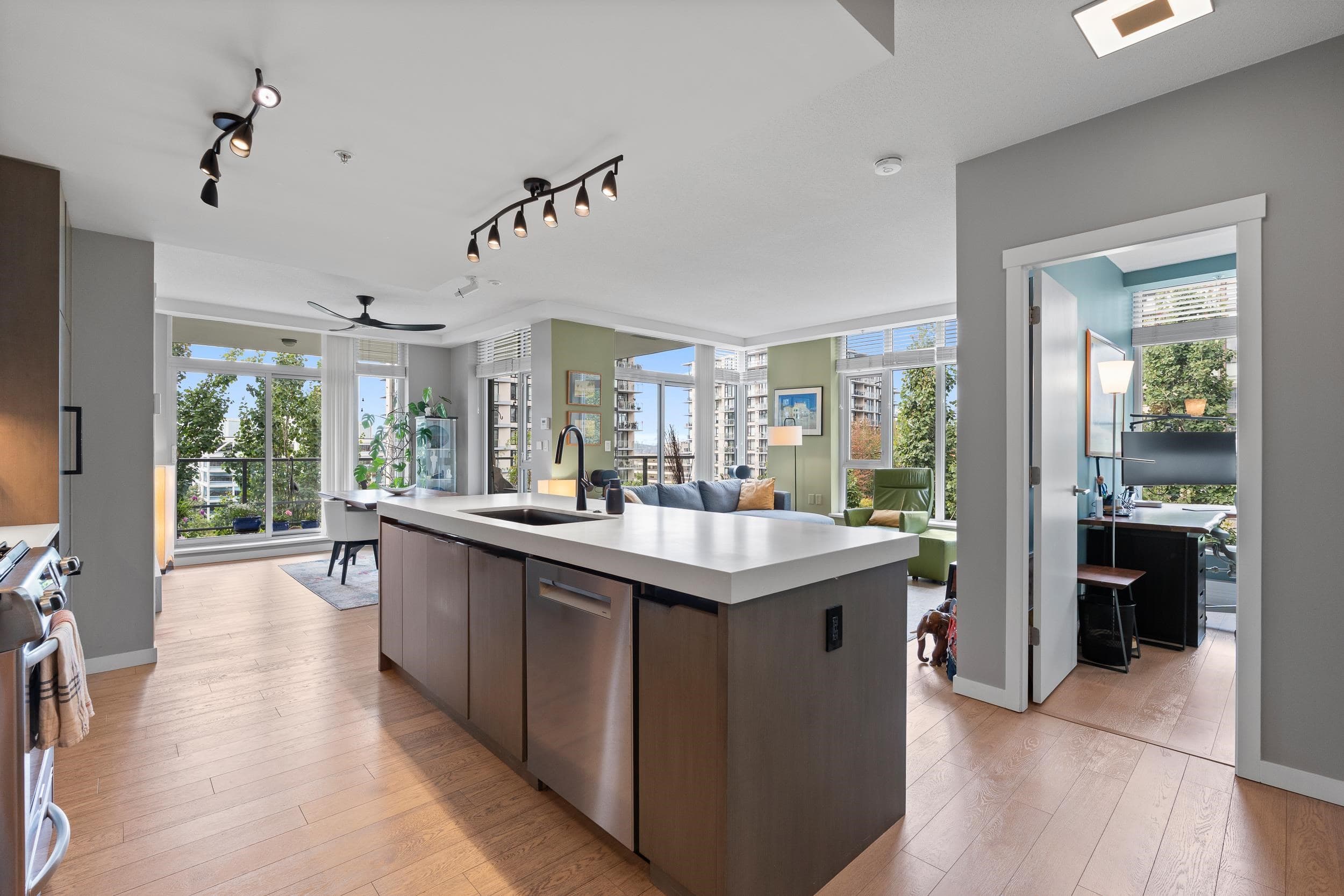 308 - 135 W 2nd Street, North Vancouver, V7M 0C5 — photo 1