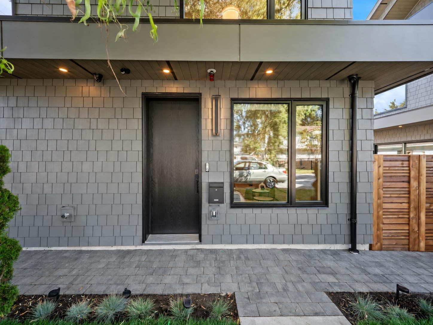 2866 Semlin Drive, Vancouver, V5N 2C5 — photo 2