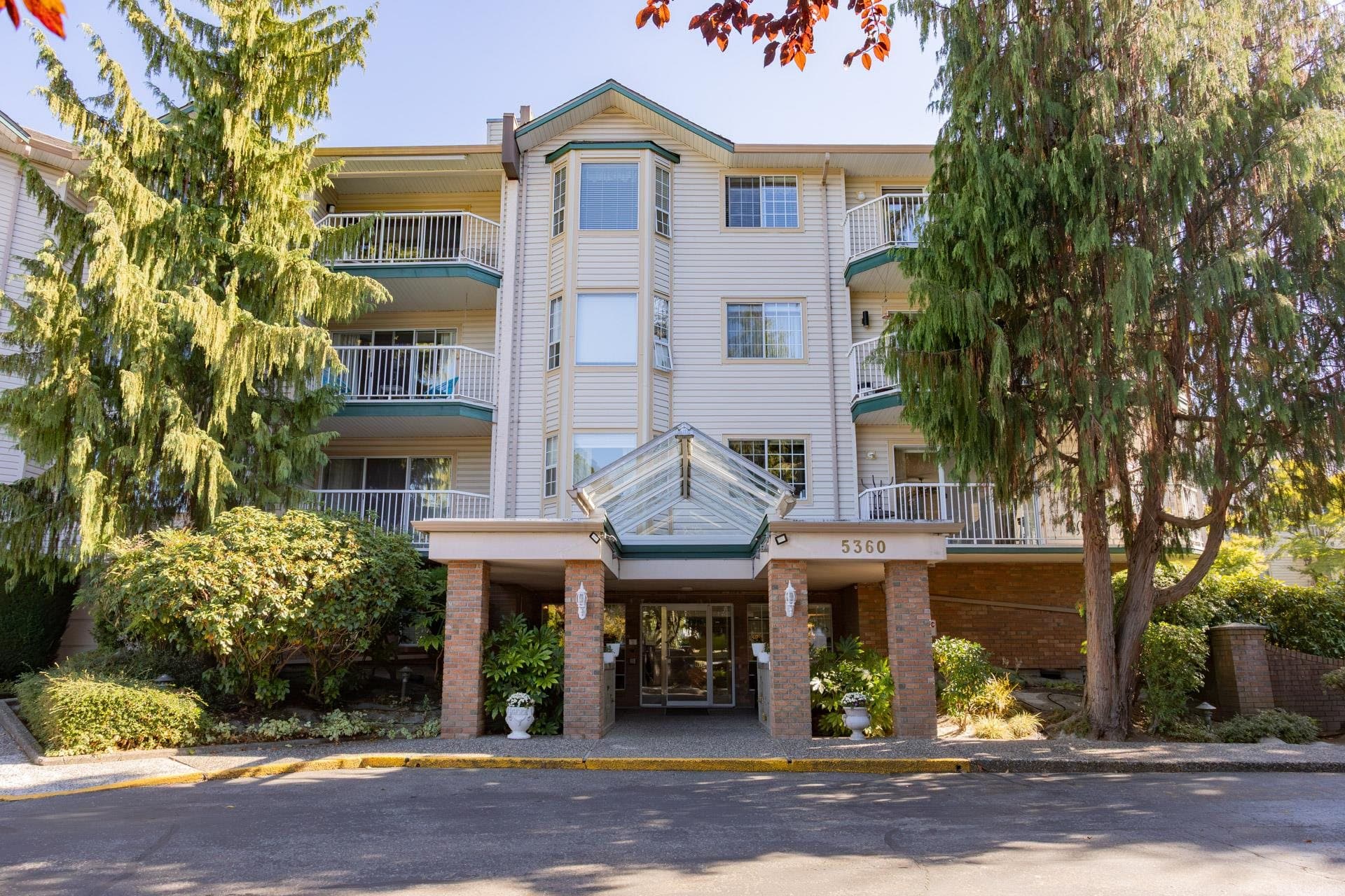 305 - 5360 205 Street, Langley, V3A 7Y6 — photo 1