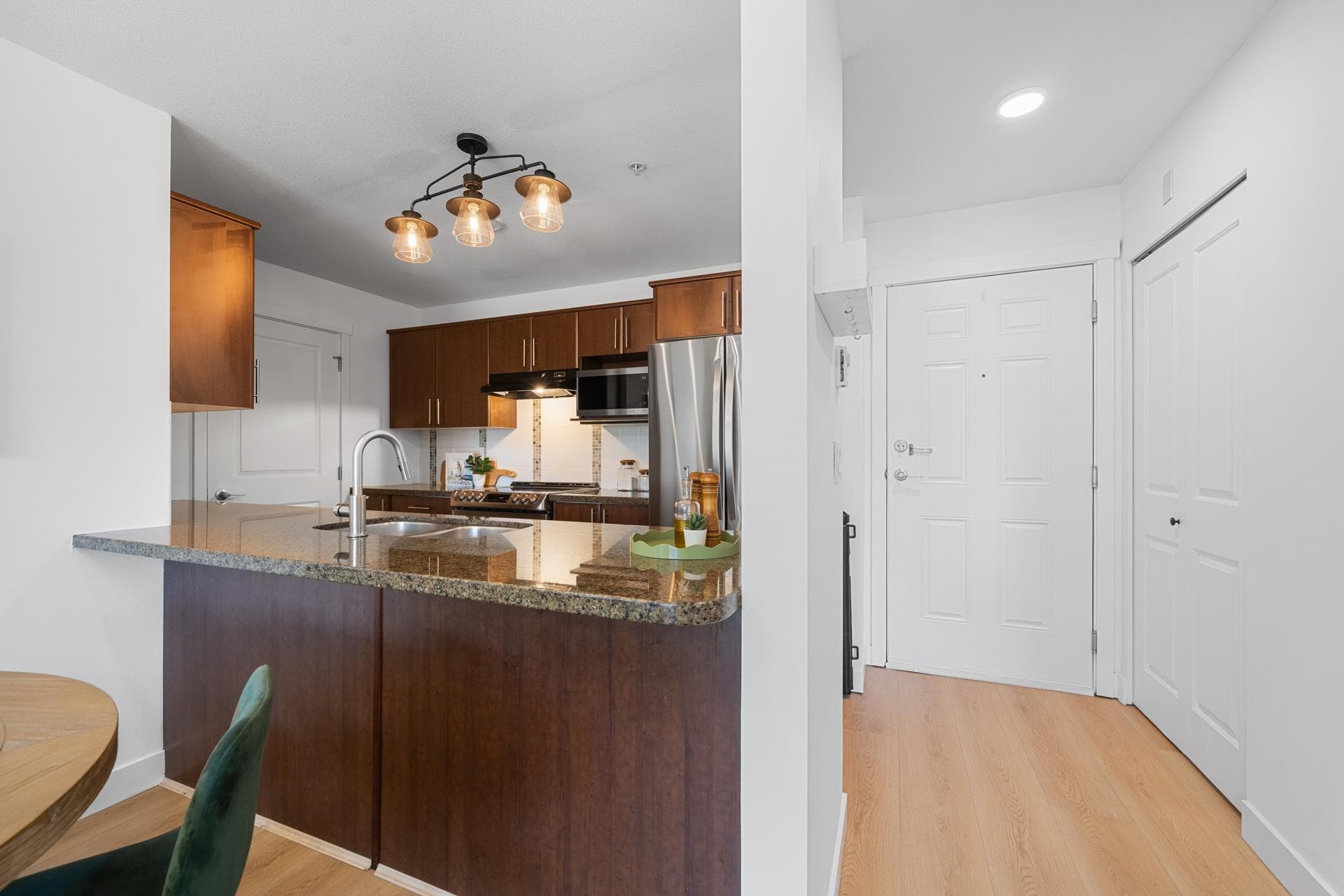 310 - 19388 65 Avenue, Surrey, V4N 5S1 — photo 4