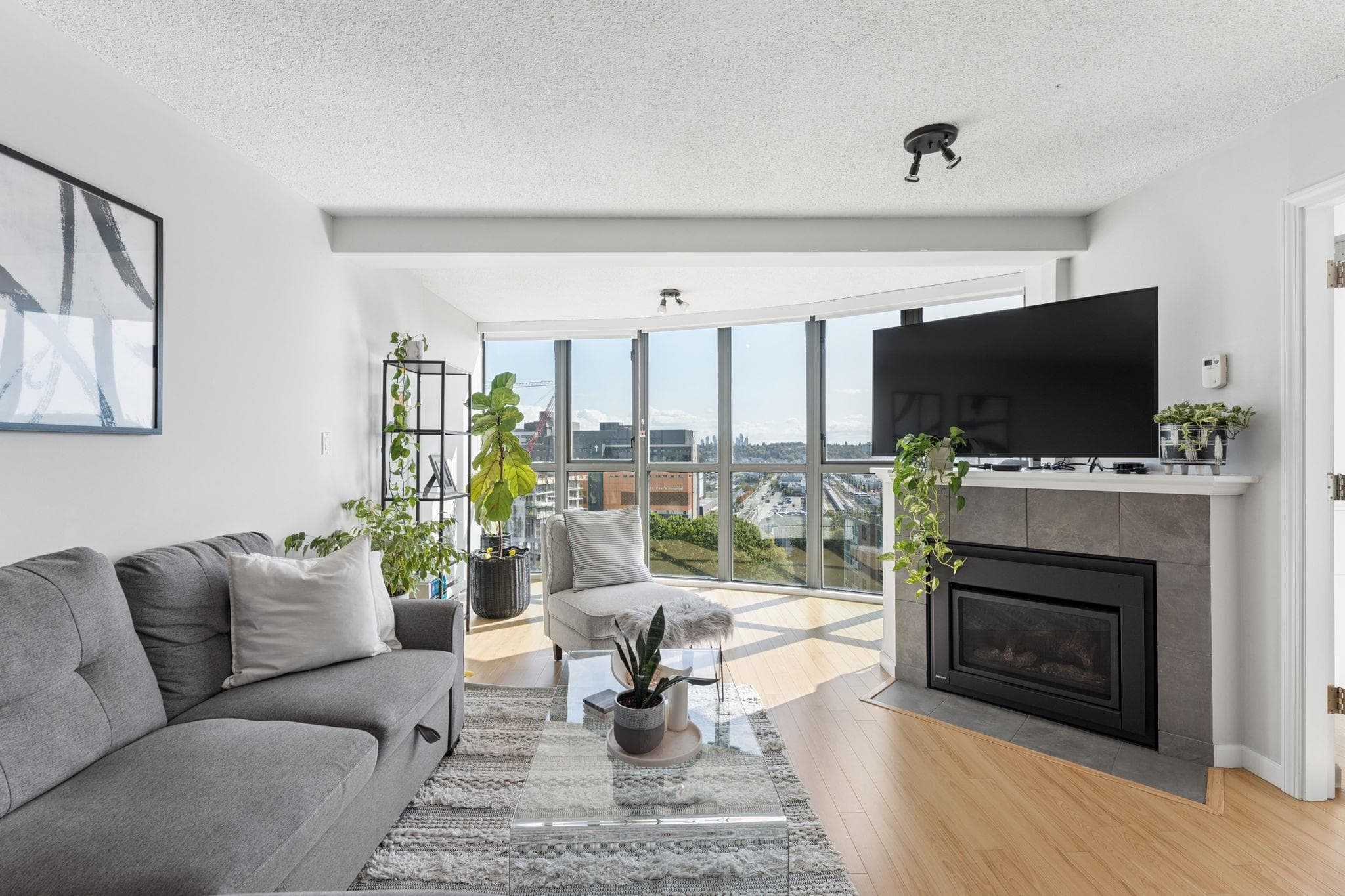 1603 - 1128 Quebec Street, Vancouver, V6A 4E1 — photo 3