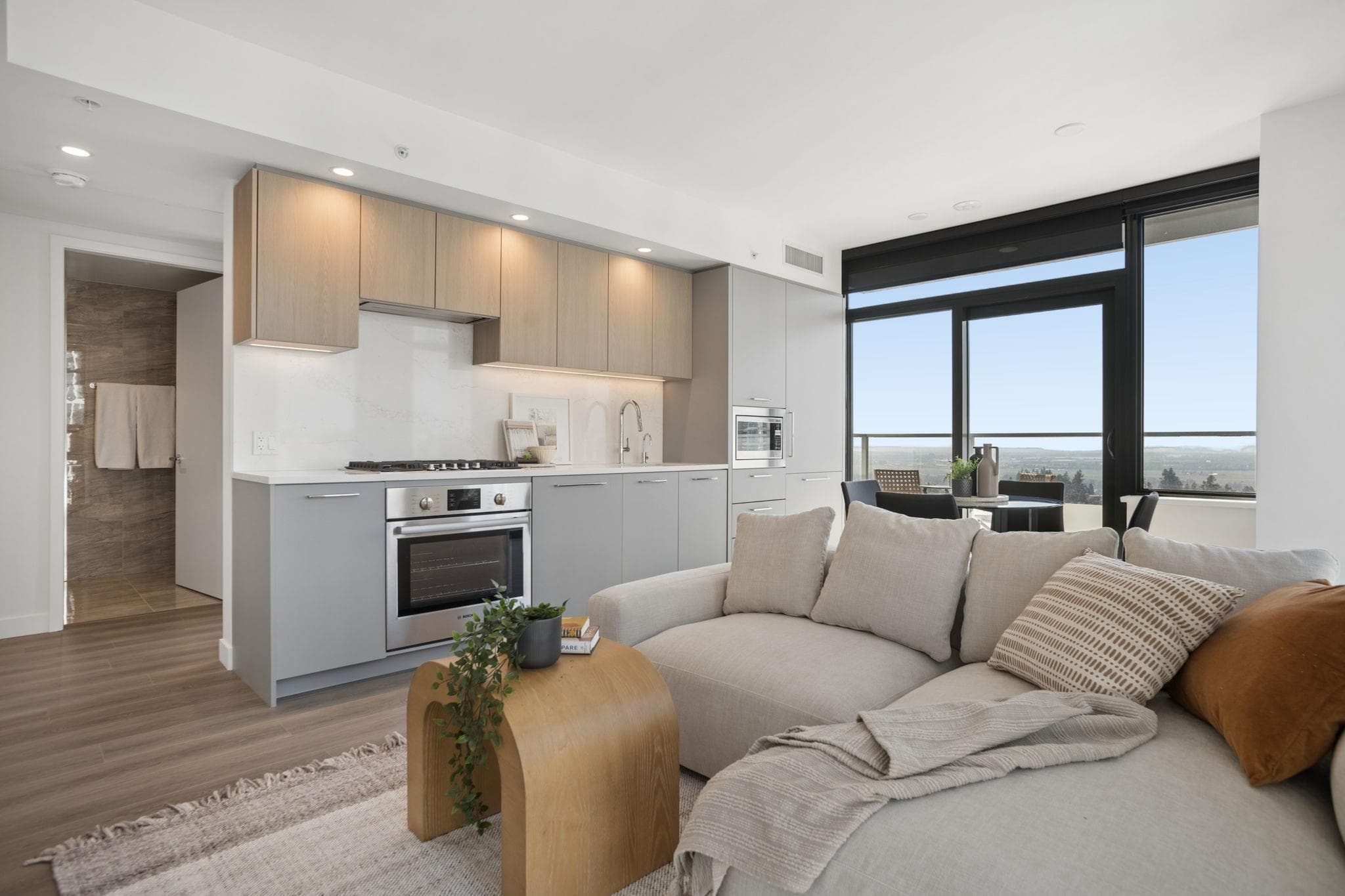1102 - 6608 Sussex Avenue, Burnaby