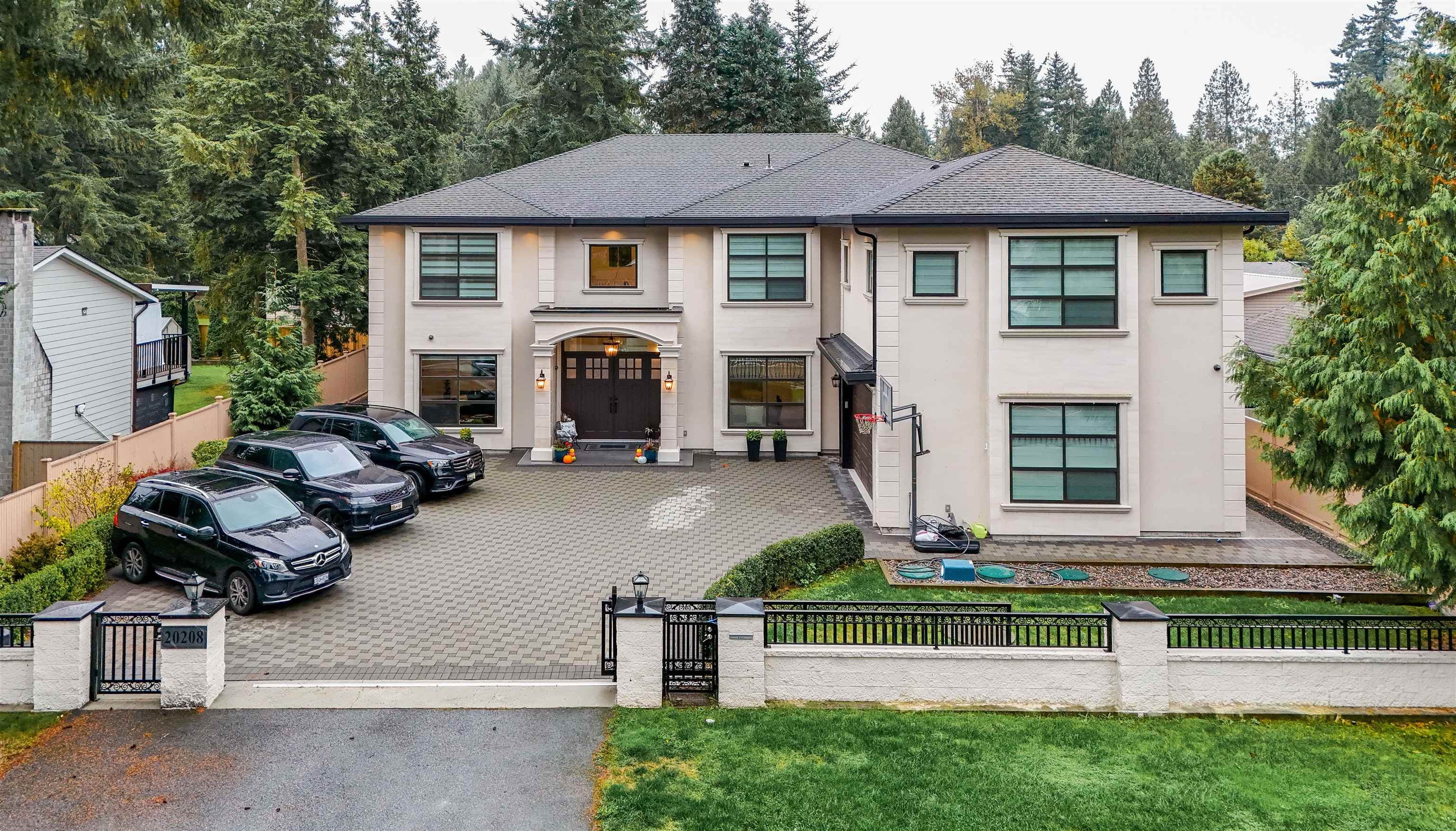 20208 42 Avenue, Langley, V3A 3A6 — photo 1