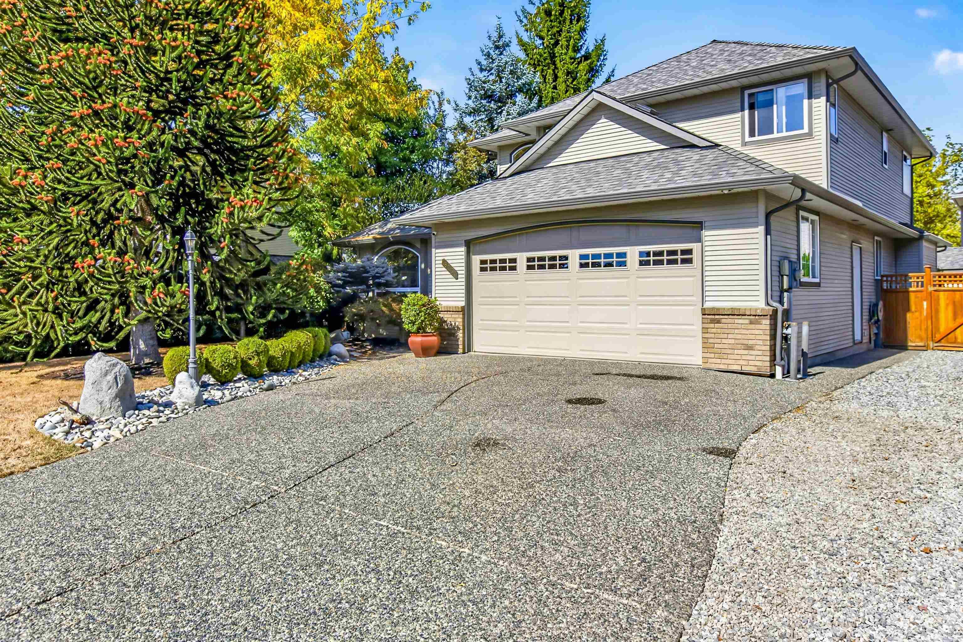 18737 65 Avenue, Surrey, V3S 8V2 — photo 2
