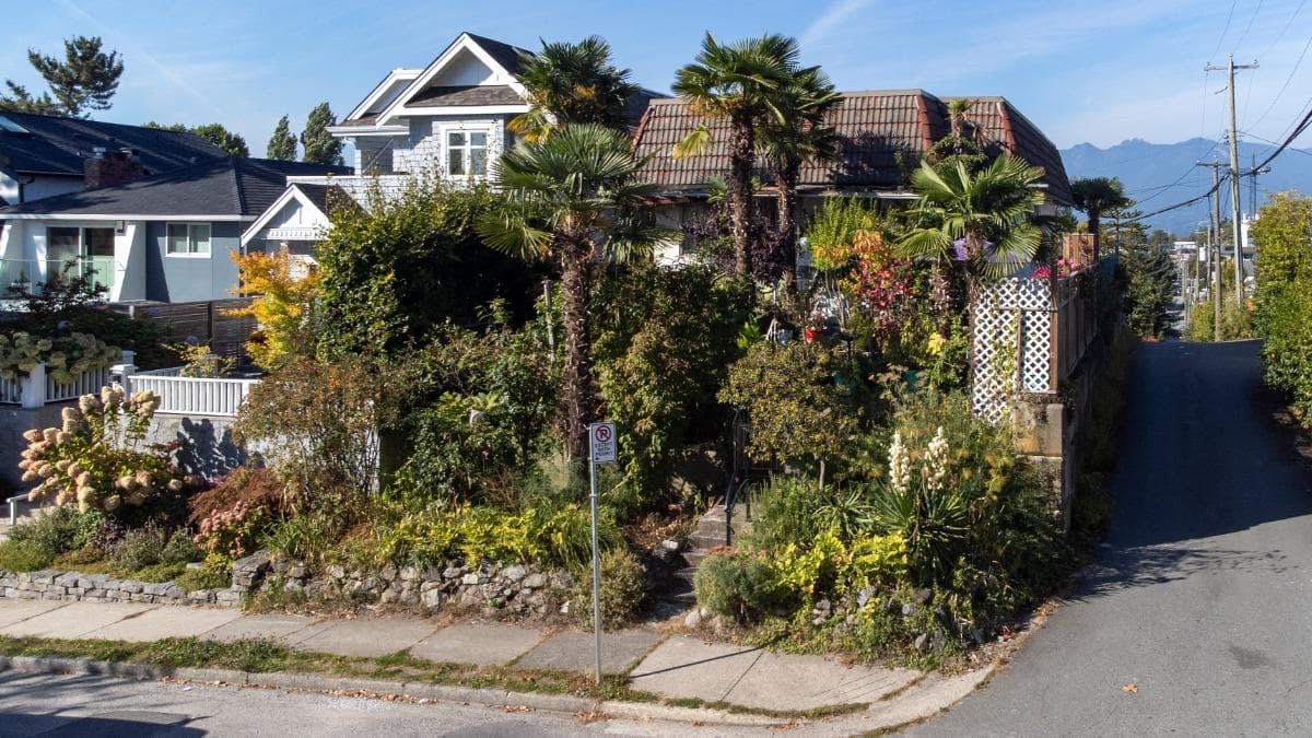 659 E 22nd Avenue, Vancouver, V5V 1V3 — photo 1
