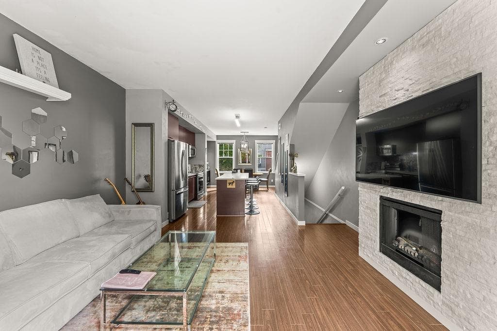 38 - 18983 72a Avenue, Surrey