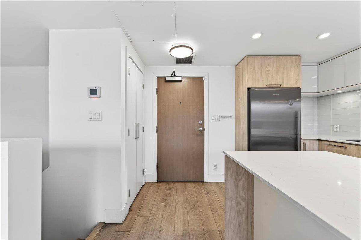 610 - 680 Seylynn Crescent, North Vancouver, V7J 0B5 — photo 3