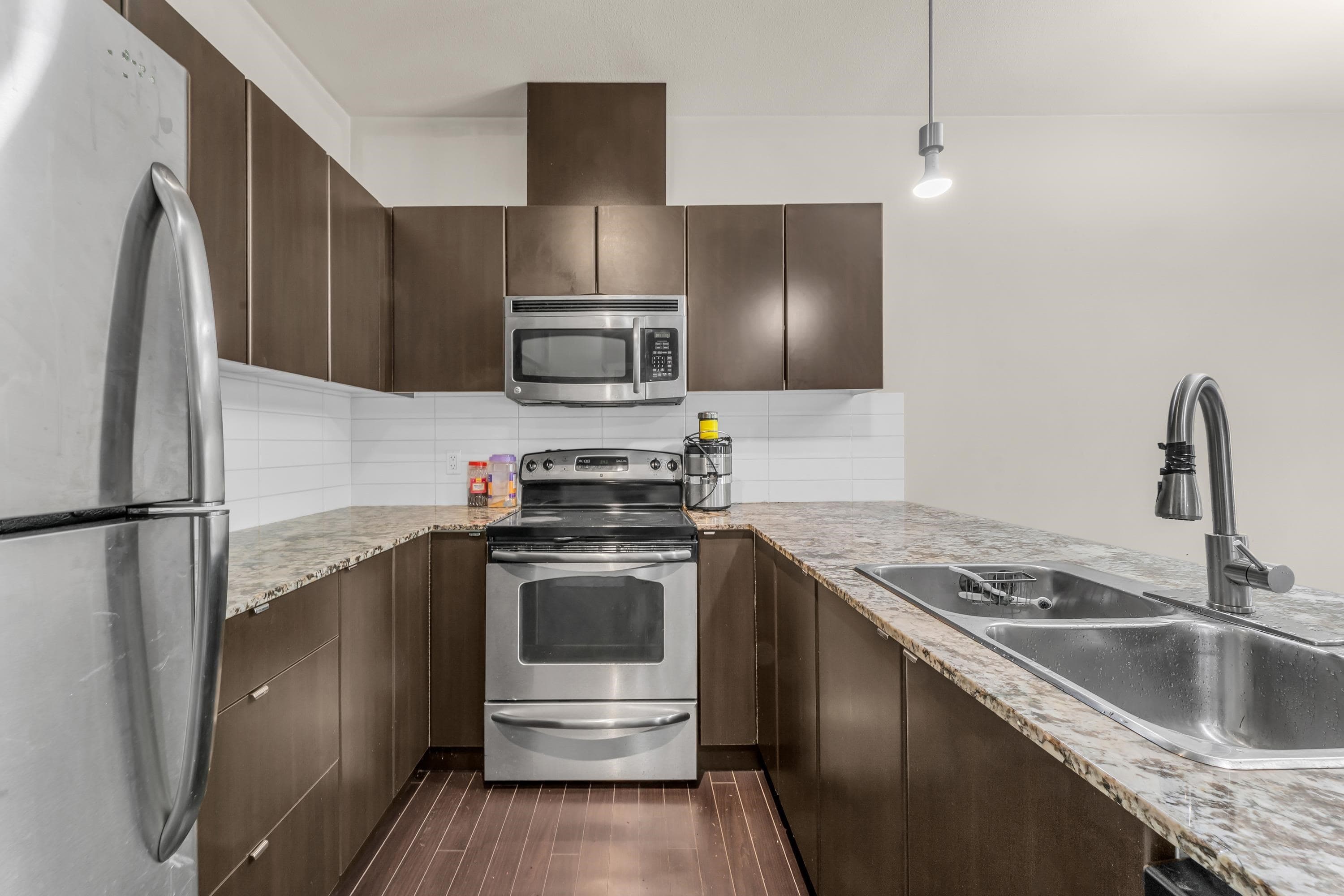 409 - 9655 King George Boulevard, Surrey, V3T 0C7 — photo 4