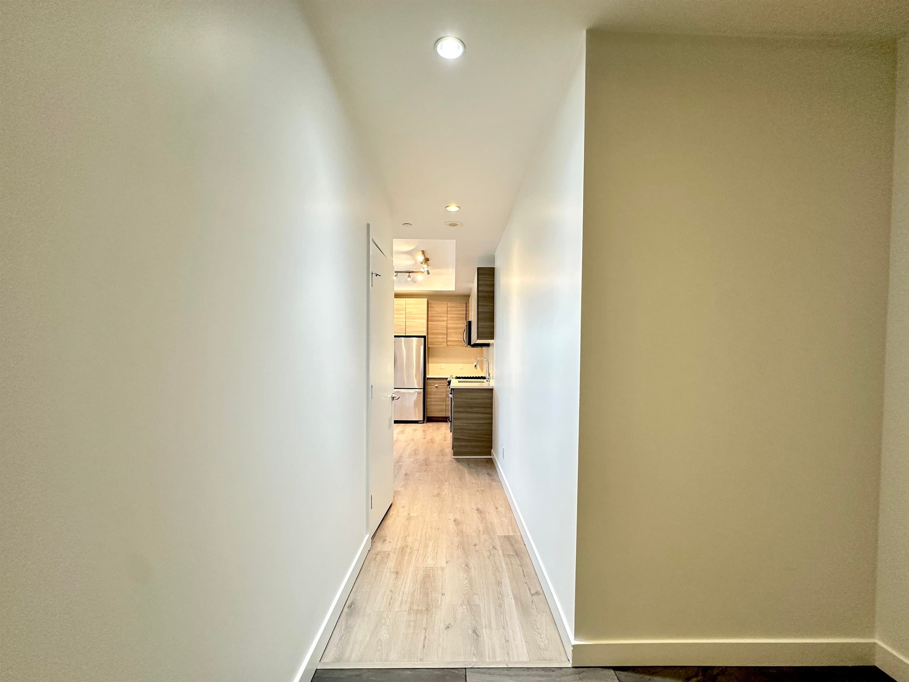 203 - 200 Nelson's Crescent, New Westminster, V3L 0H4 — photo 2