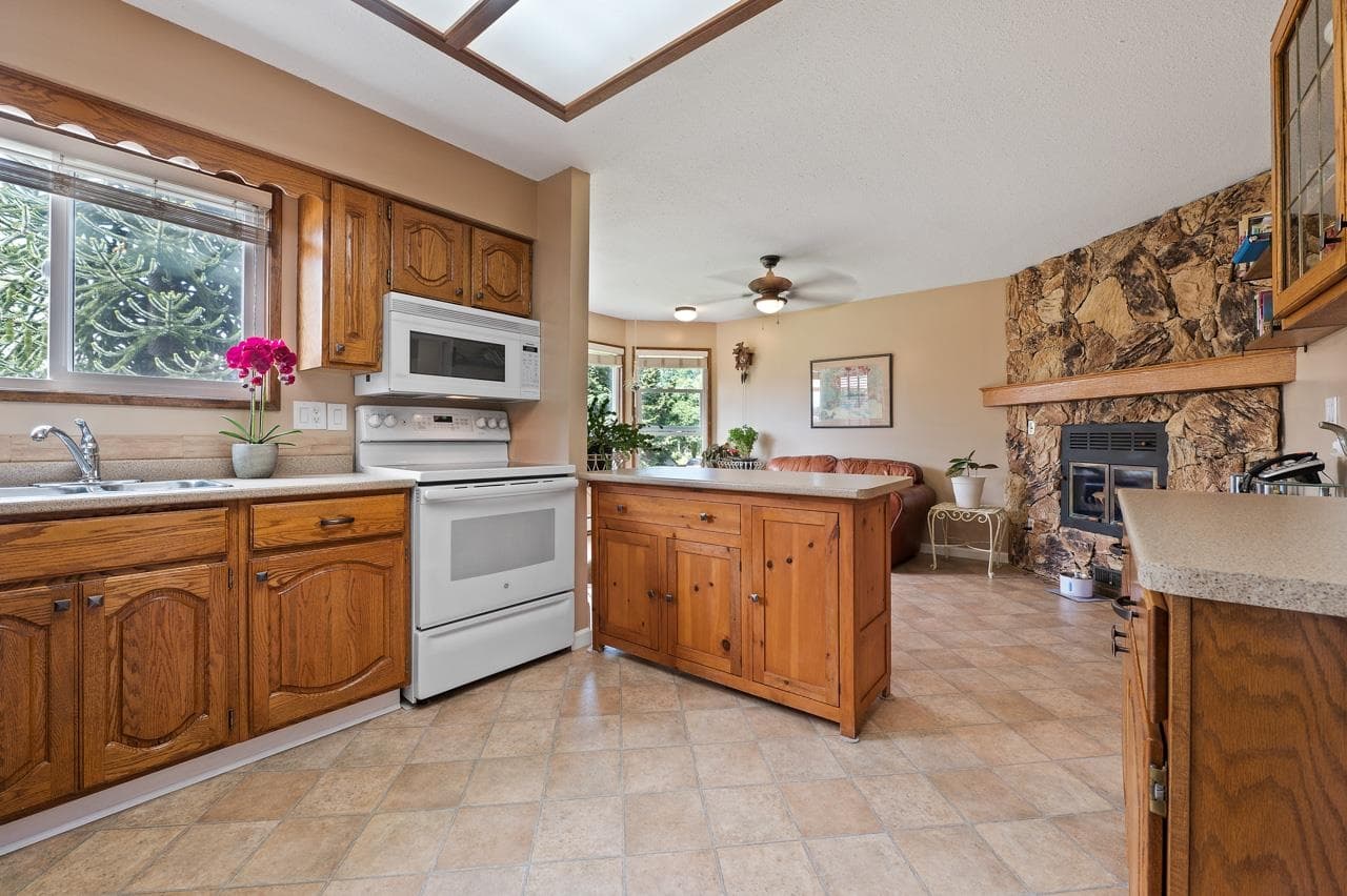 11523 Bonson Road, Pitt Meadows, V3Y 1P7 — photo 5