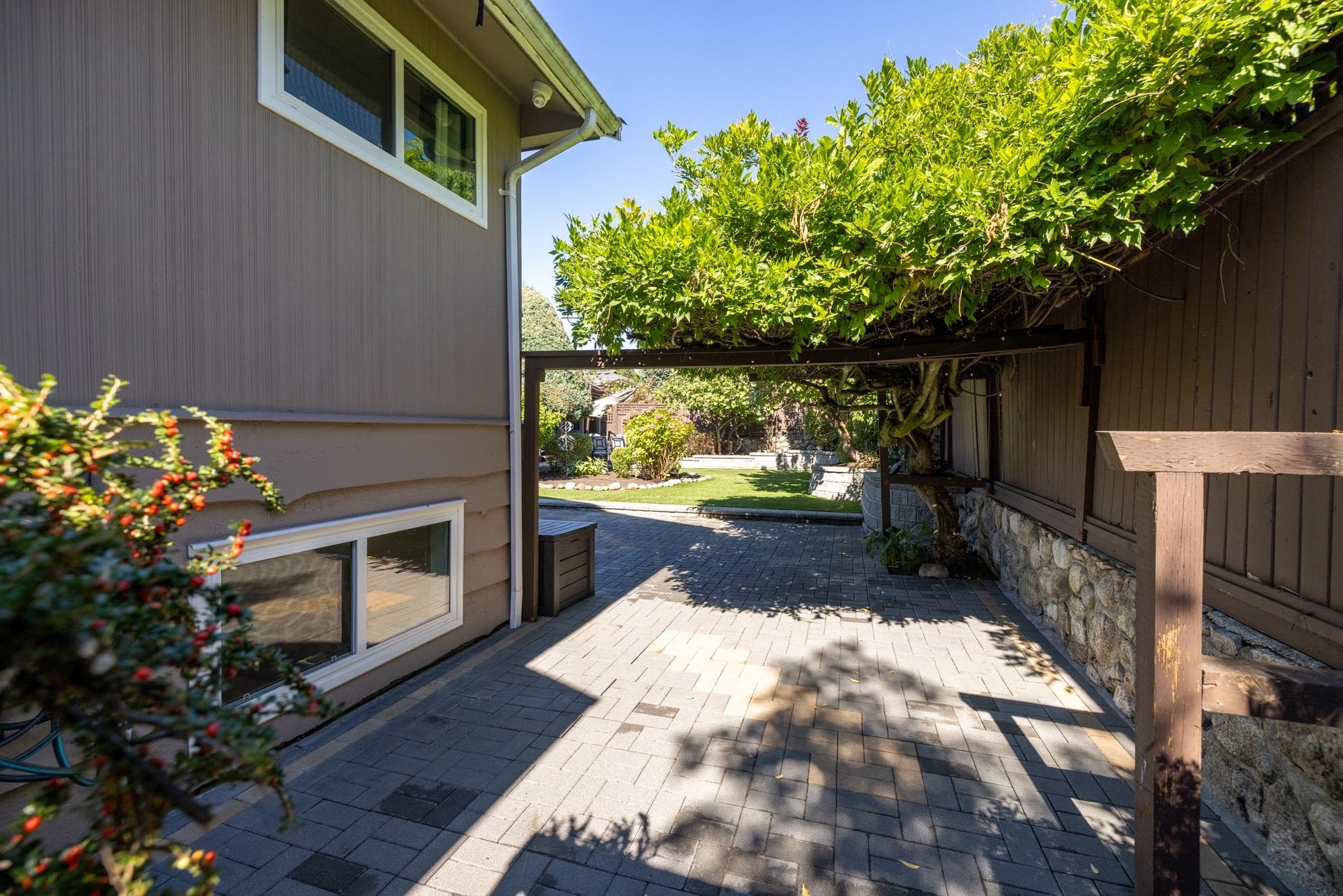 424 W Queens Road, North Vancouver, V7N 2K7 — photo 4
