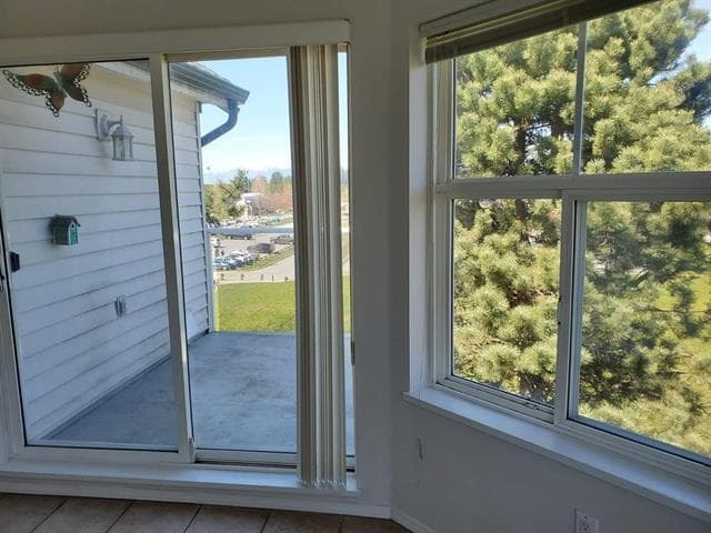 403 - 12739 72 Ave Avenue, Surrey, V3W 2M7 — photo 4