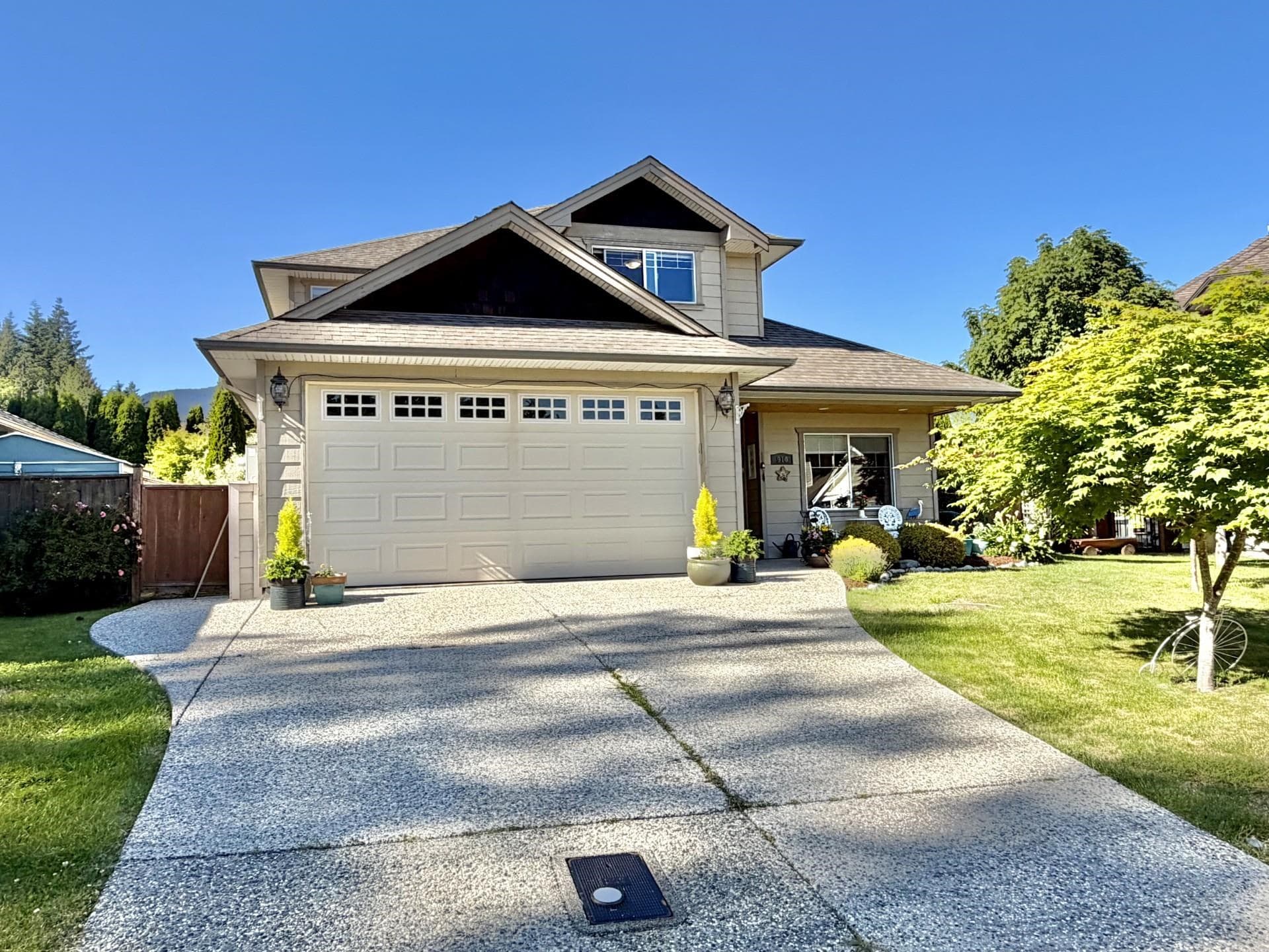 910 Oceanmount Boulevard, Gibsons, V0N 1V8 — photo 1