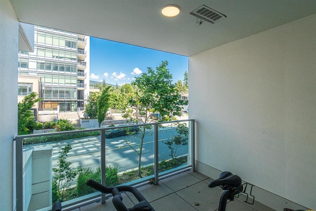2025 Curling Road, North Vancouver, V7P 3B4 — photo 4