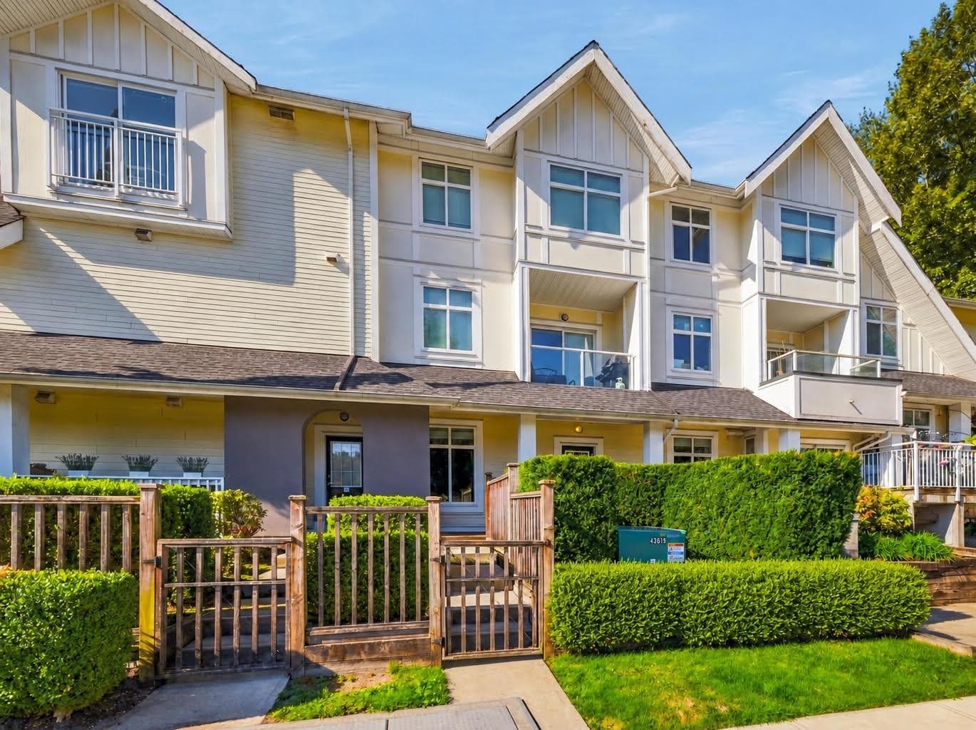 32 - 6965 Hastings Street, Burnaby