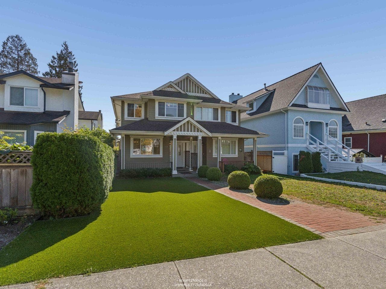 247 E 19th Street, North Vancouver