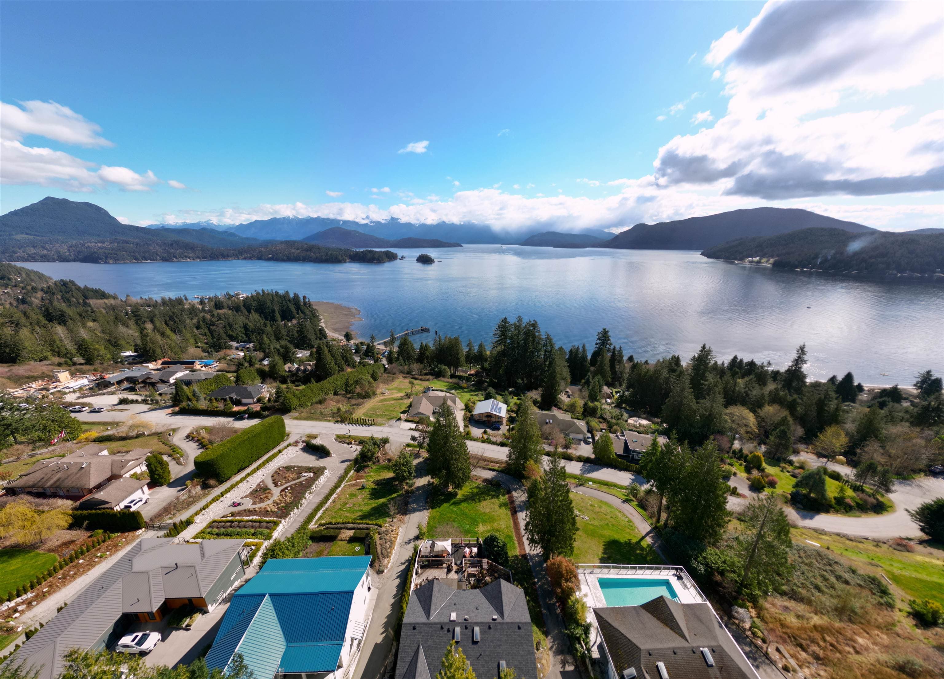 1205 St Andrews Road, Gibsons, V0N 1V1 — photo 1