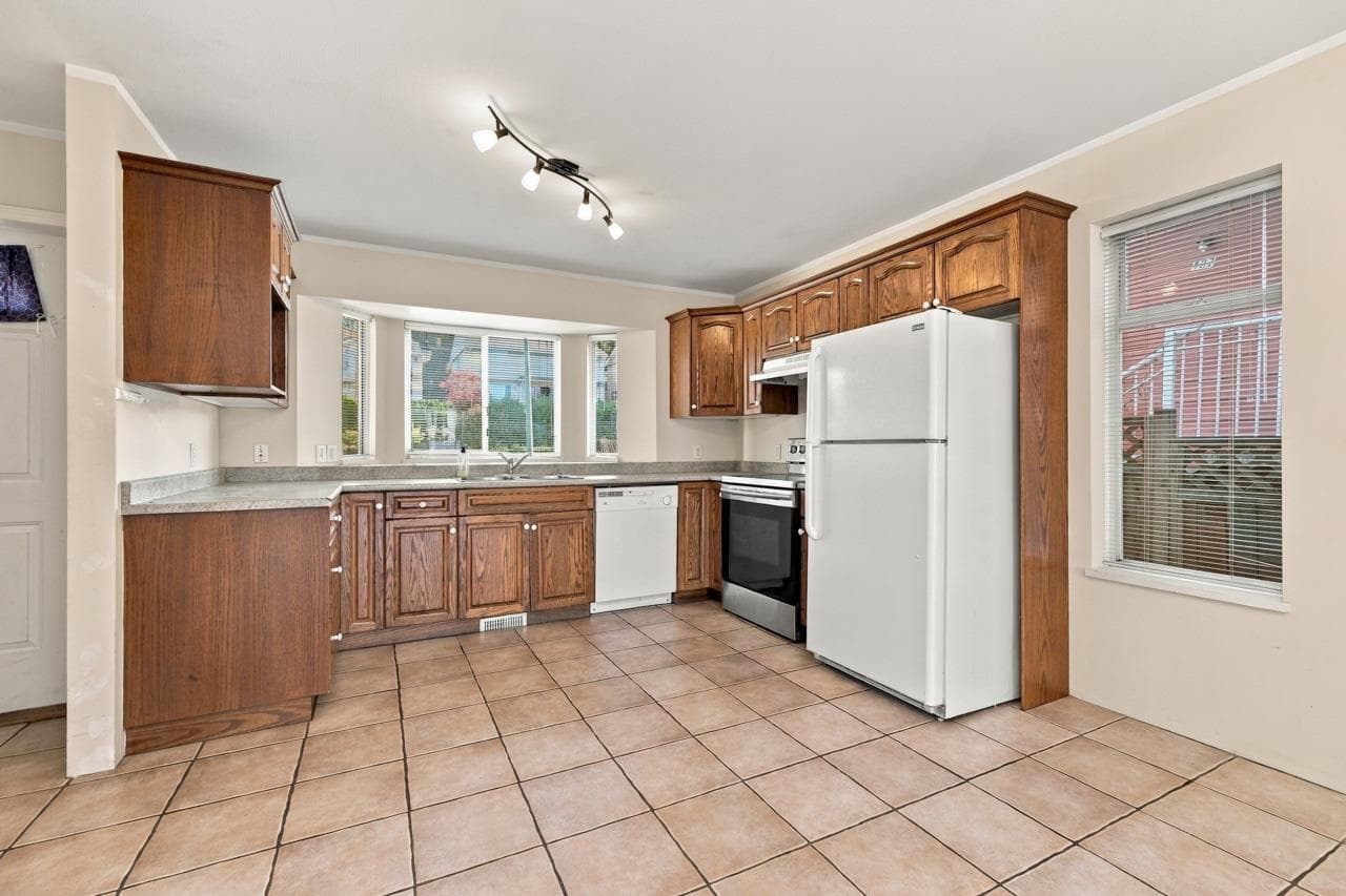 423-425 E 2nd Street, North Vancouver, V7L 1C9 — photo 3