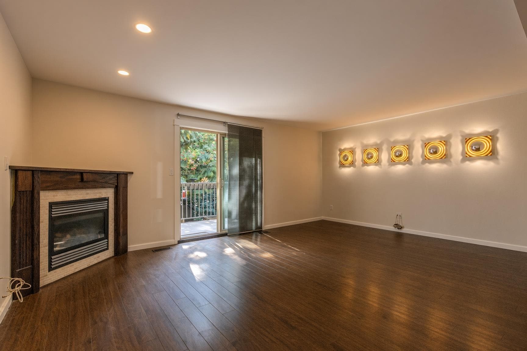 6890 Beechcliffe Drive, Burnaby, V5B 4R3 — photo 5