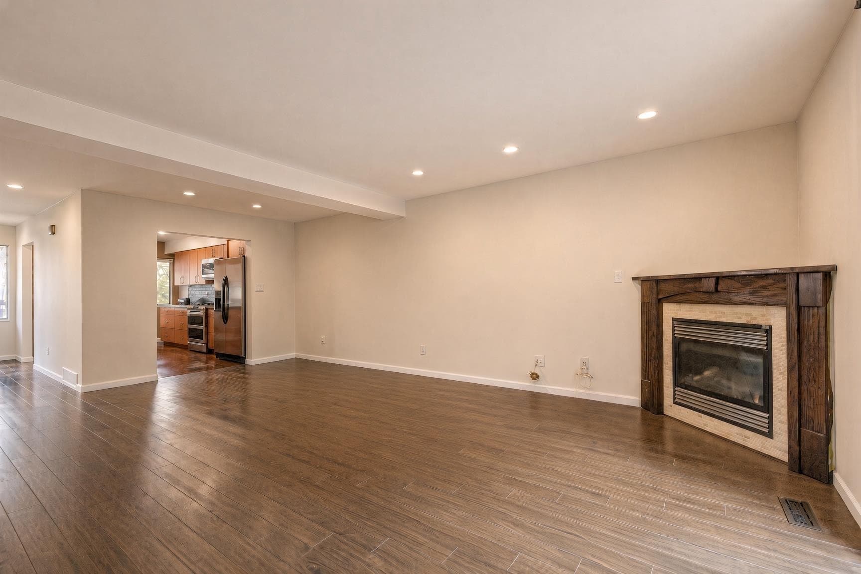 6890 Beechcliffe Drive, Burnaby, V5B 4R3 — photo 4