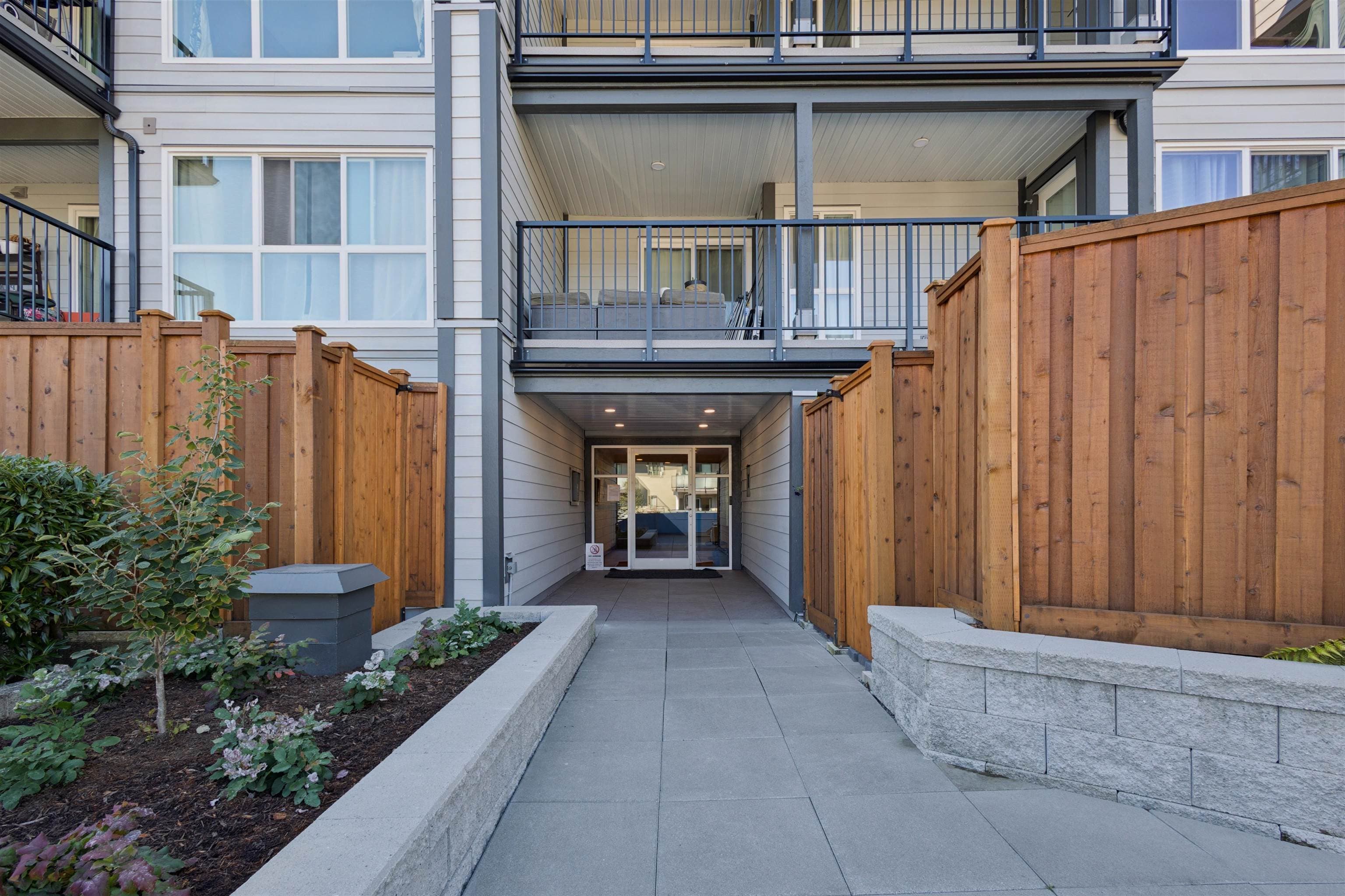 312 - 808 E 8th Avenue, Vancouver, V5T 1T5 — photo 3