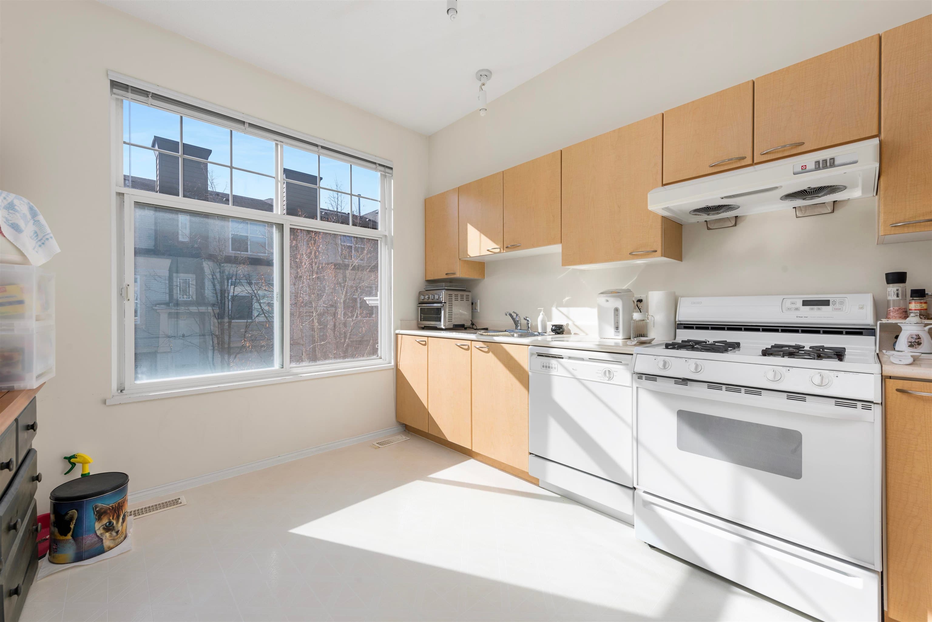 42 - 3711 Robson Court, Richmond, V7C 5T8 — photo 5