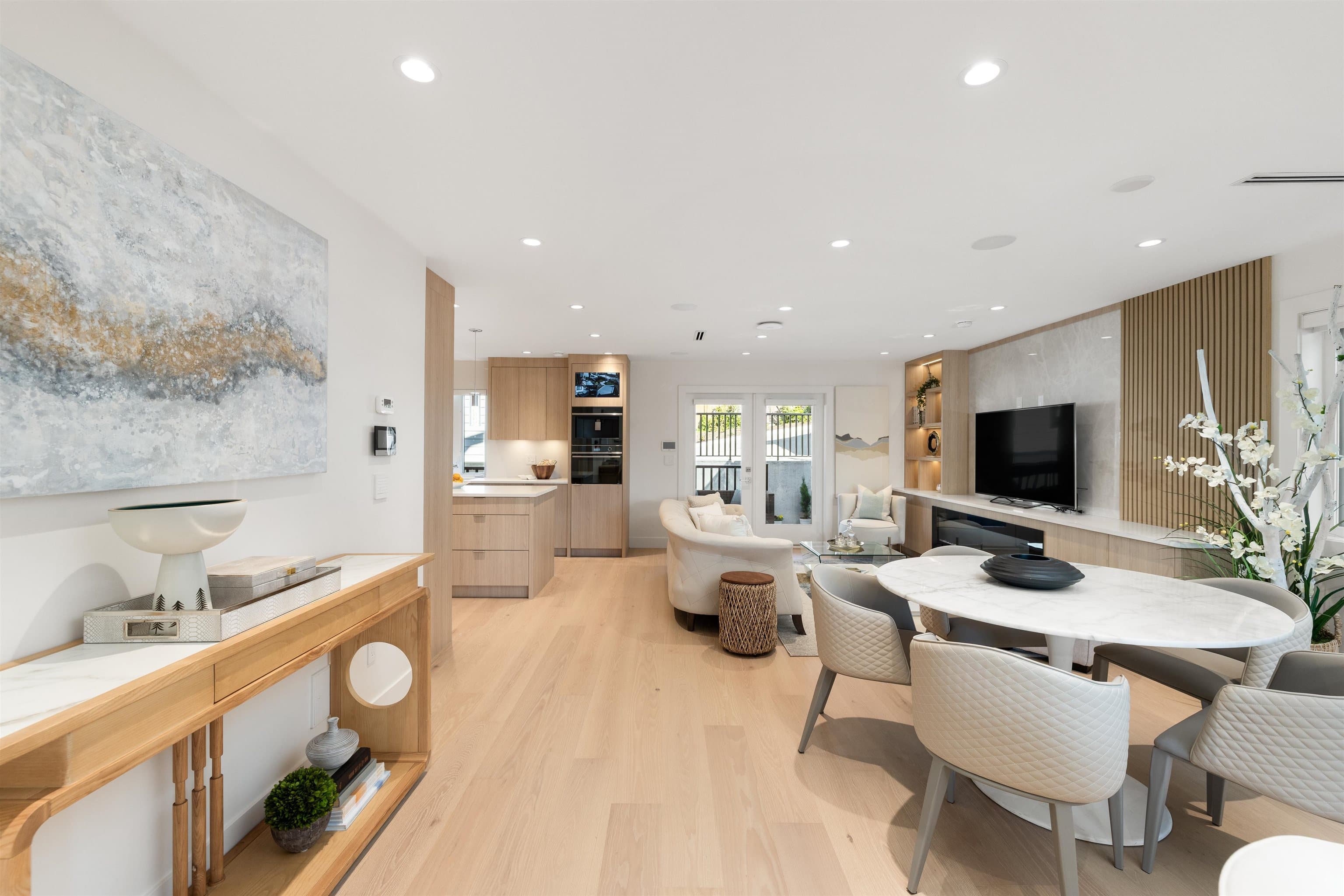 806 Montroyal Boulevard, North Vancouver, V7R 2G6 — photo 5