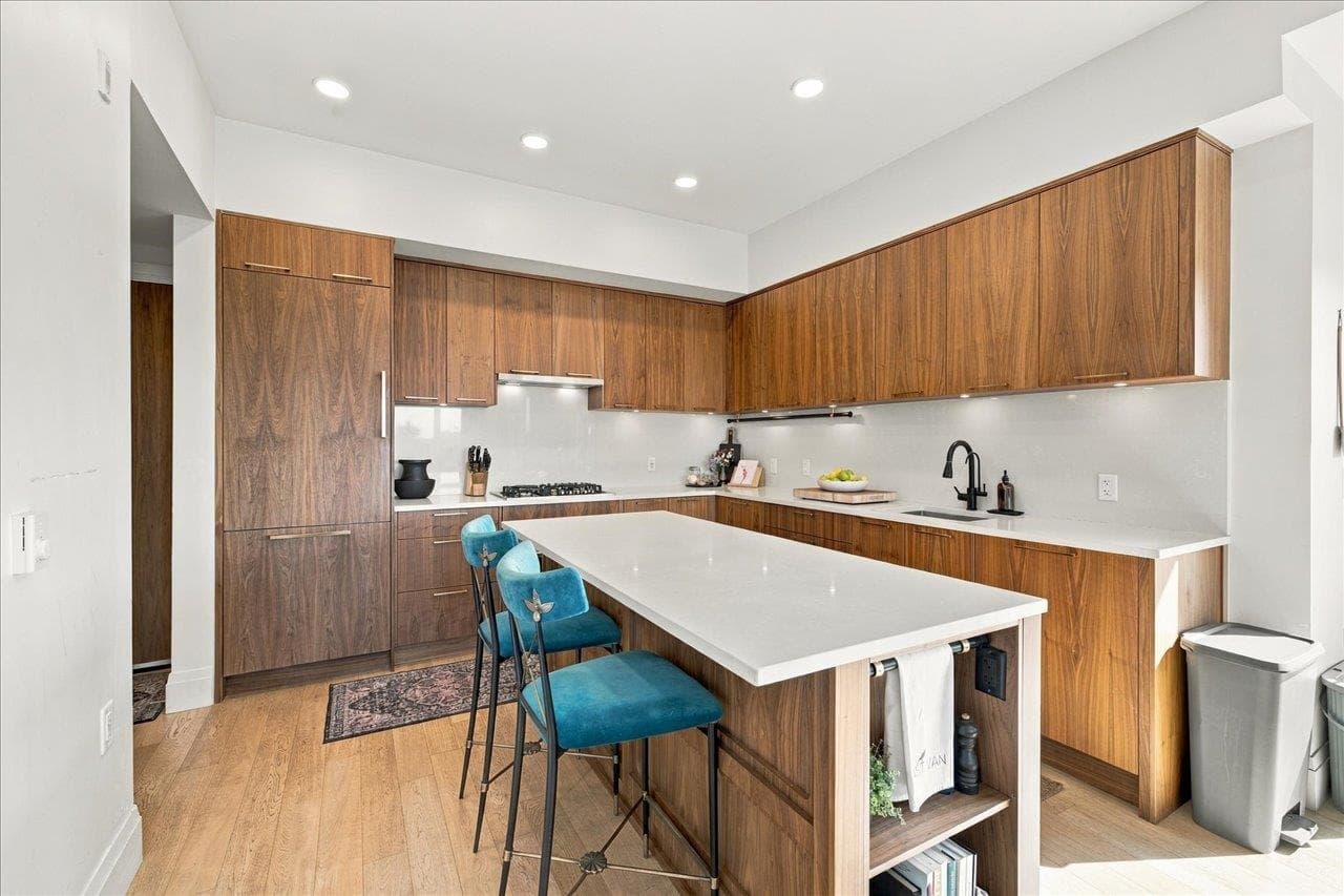 602 - 2550 Garden Drive, Vancouver, V5N 4X6 — photo 2