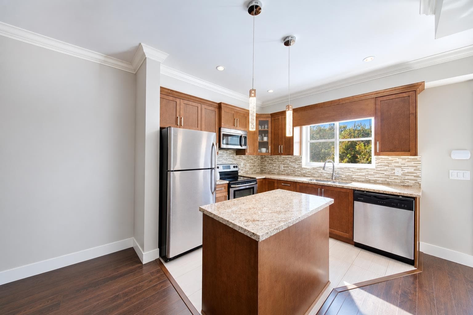 203A - 7159 Stride Avenue, Burnaby, V3N 1T8 — photo 2
