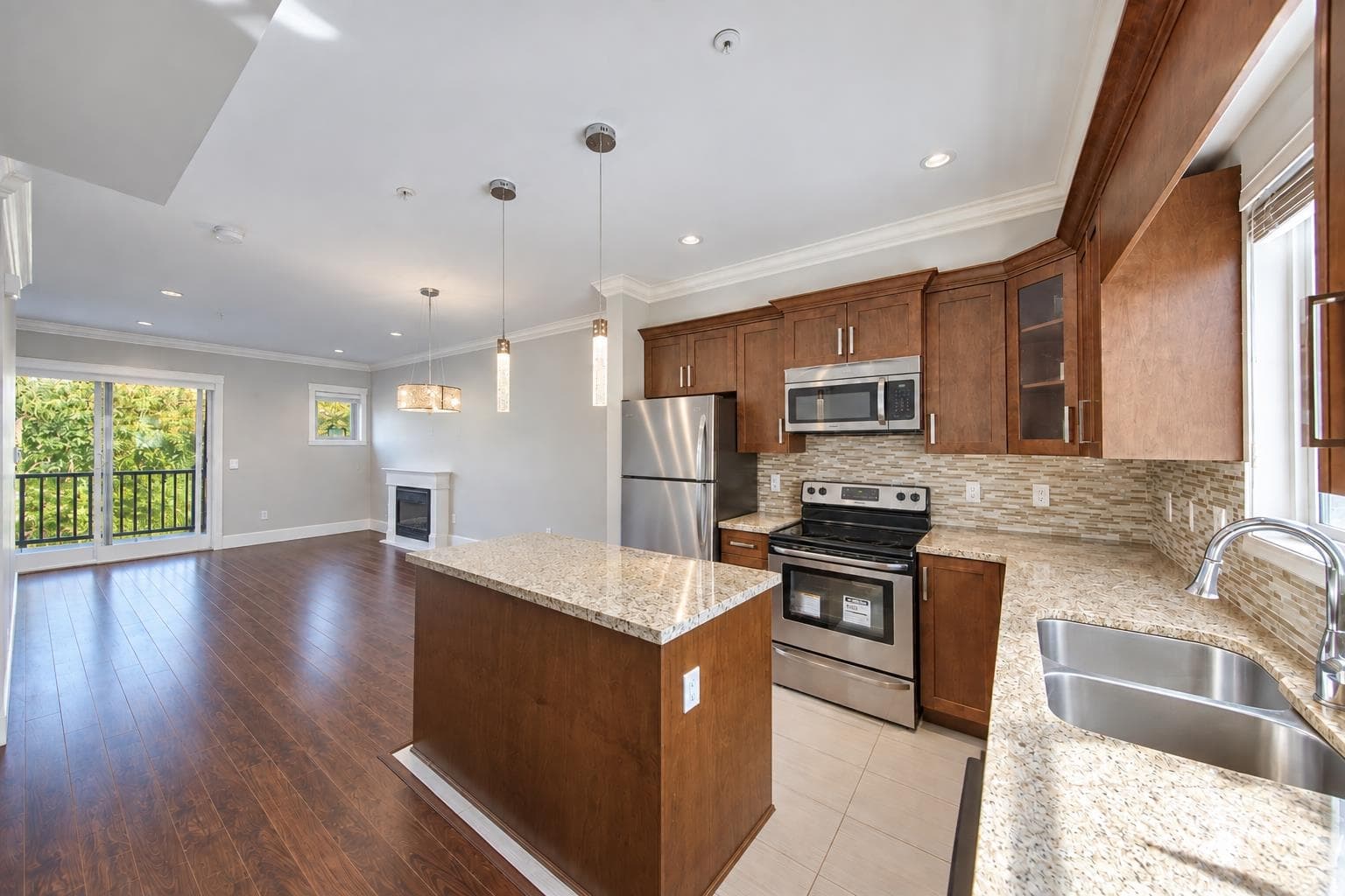 203A - 7159 Stride Avenue, Burnaby, V3N 1T8 — photo 4