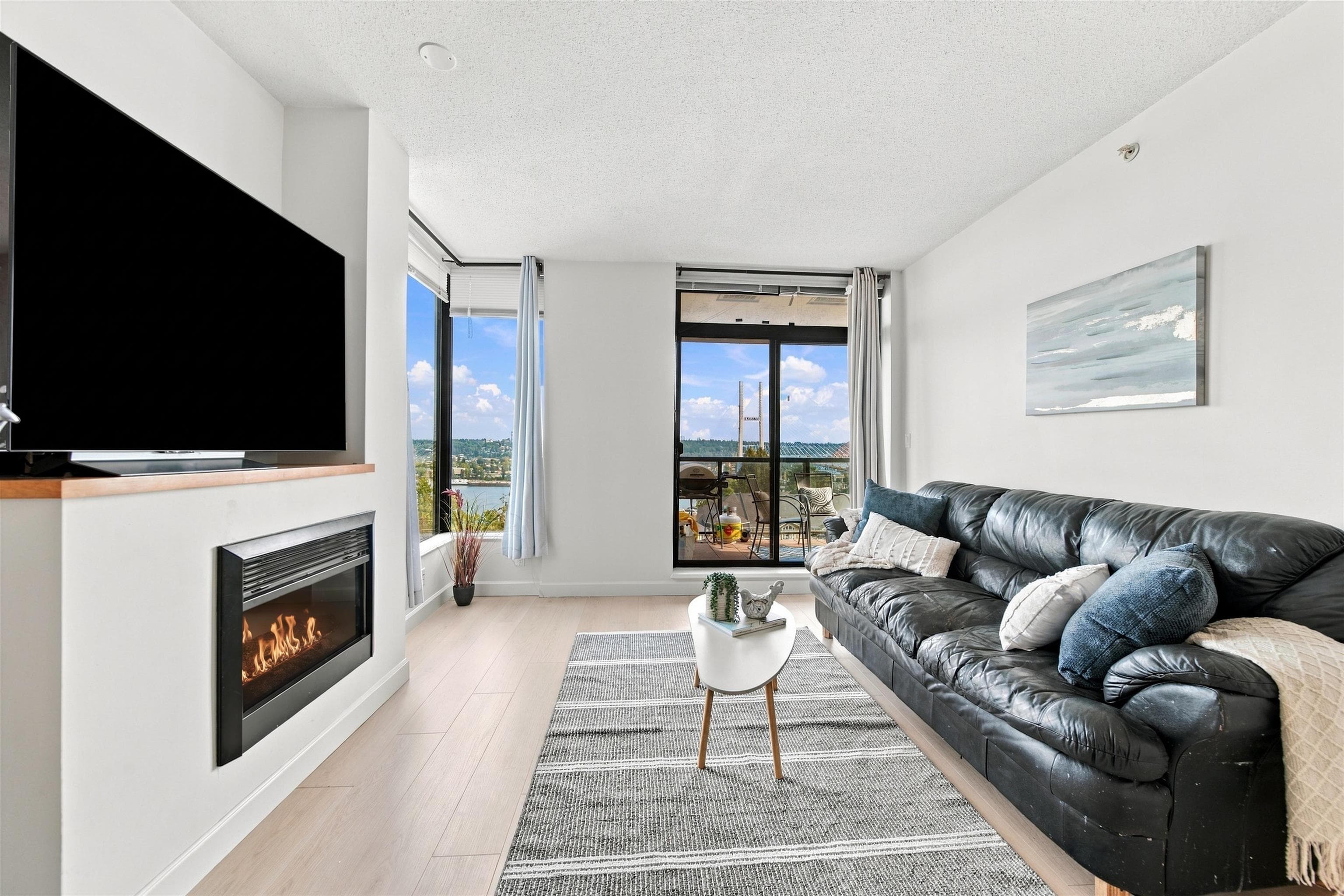 903 - 15 E Royal Avenue, New Westminster