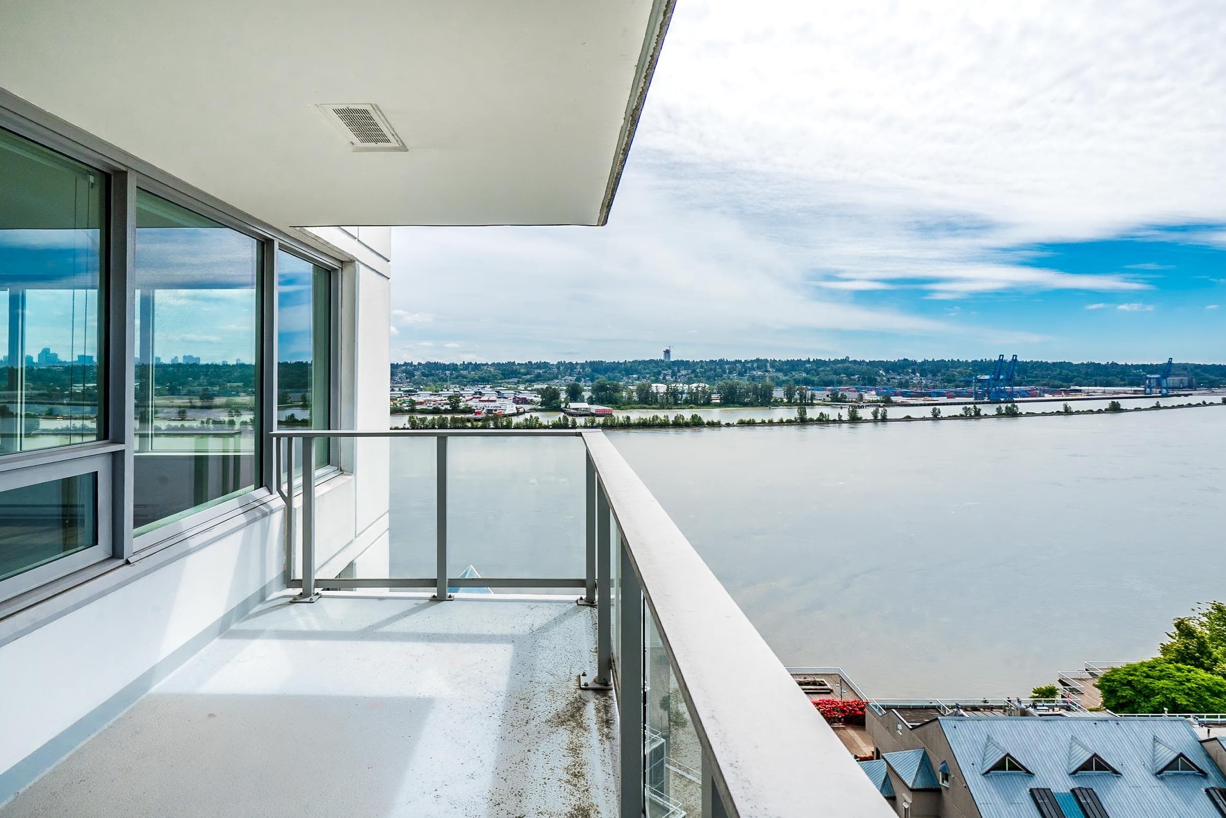 1811 - 988 Quayside Drive, New Westminster, V3M 0L5 — photo 2