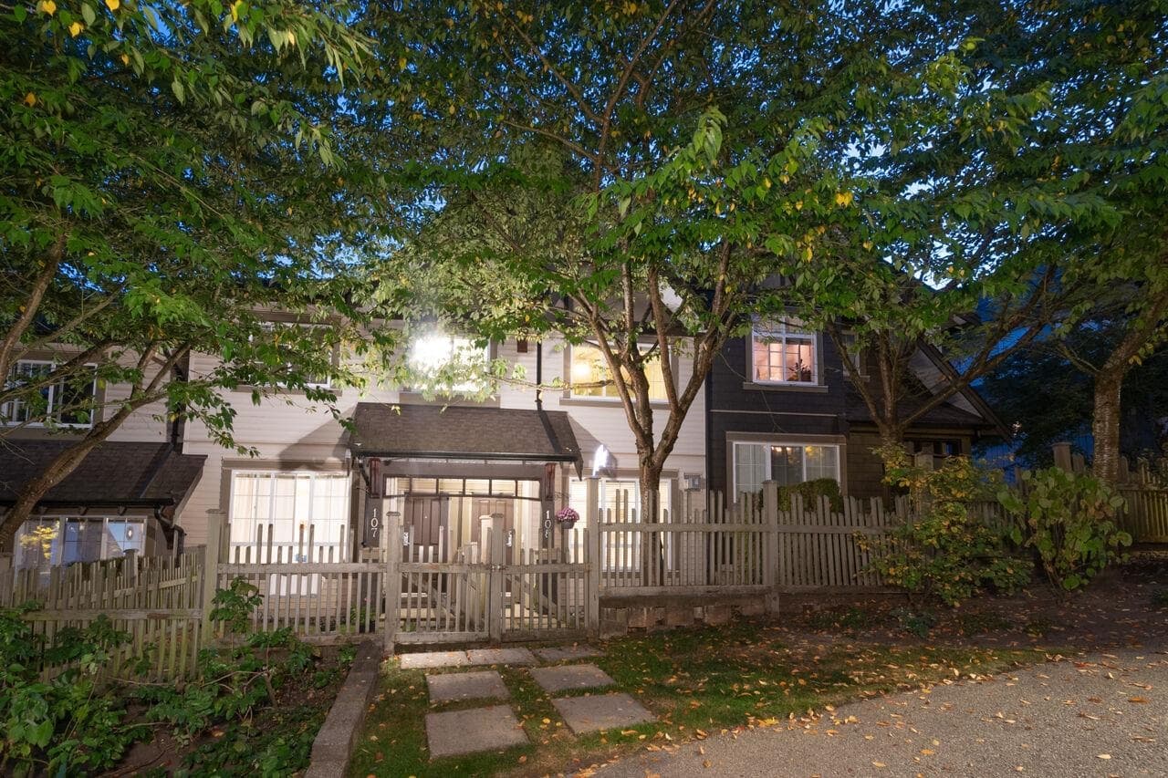 108 - 2200 Panorama Drive, Port Moody, V3H 5M2 — photo 1