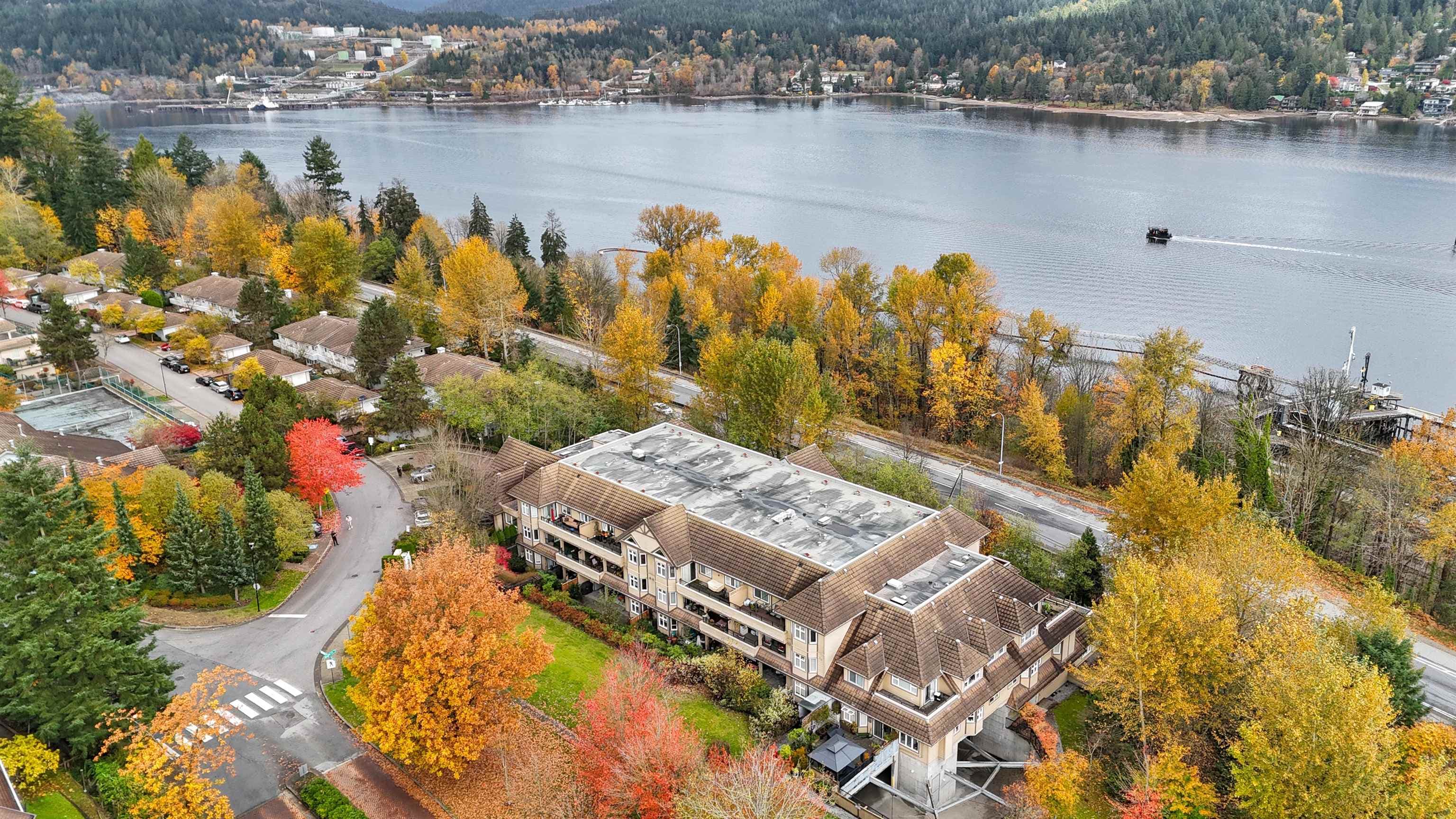 111 - 160 Shoreline Circle, Port Moody, V3H 0B2 — photo 2