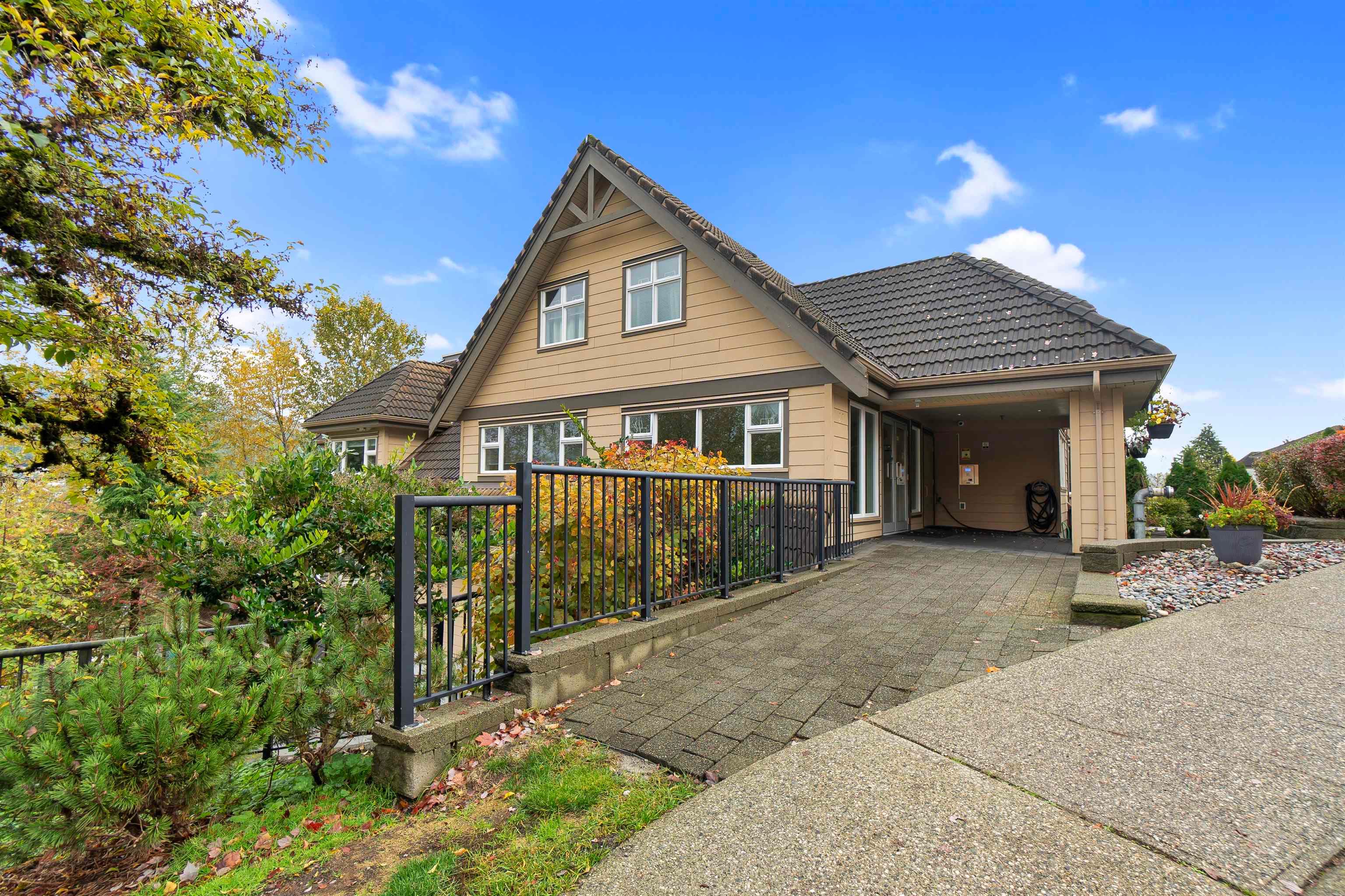 111 - 160 Shoreline Circle, Port Moody, V3H 0B2 — photo 4